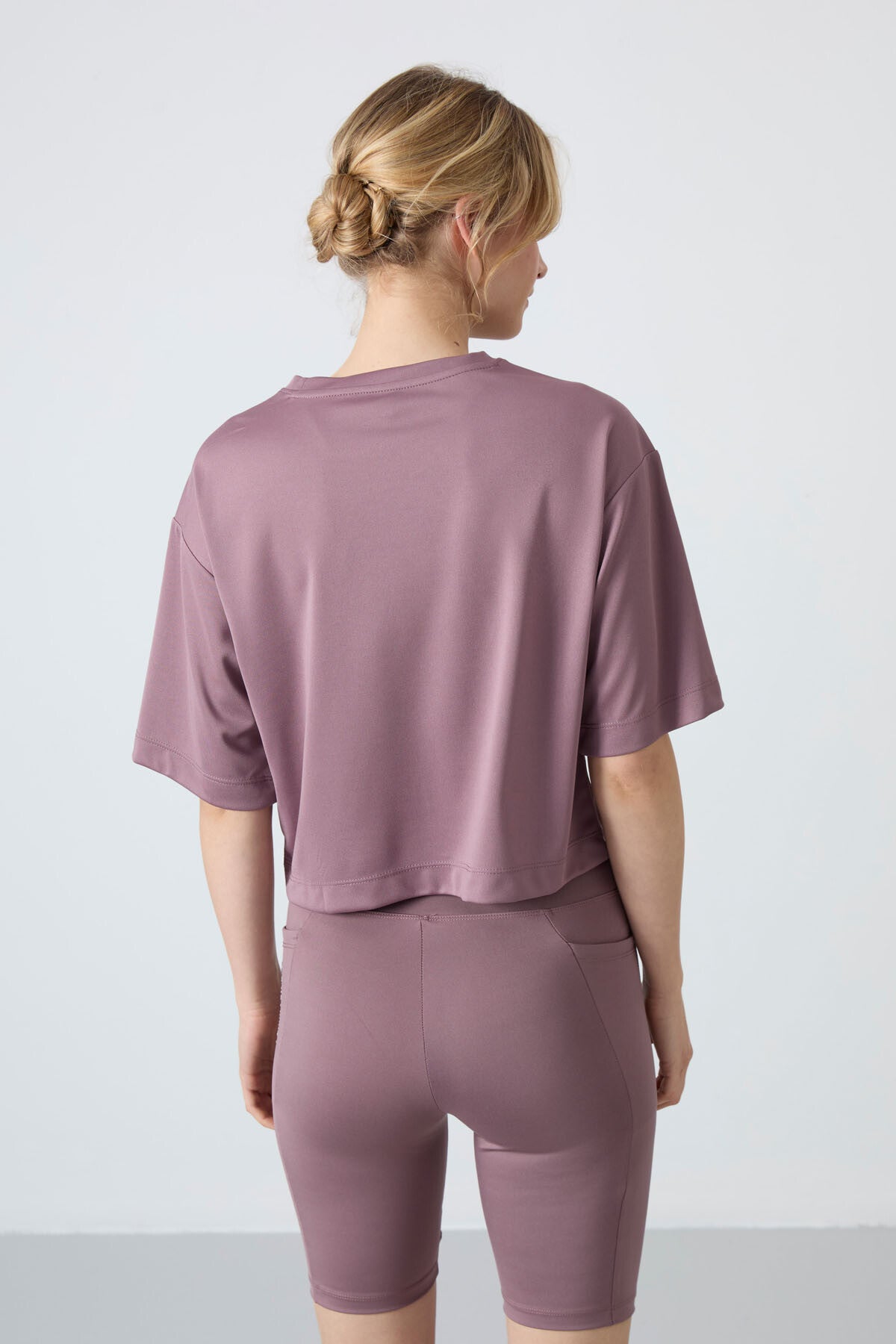 Gül Kurusu Nefes Alan Dokulu İnce Esnek Oversize Fit Performans Kadın T-Shirt - 97284