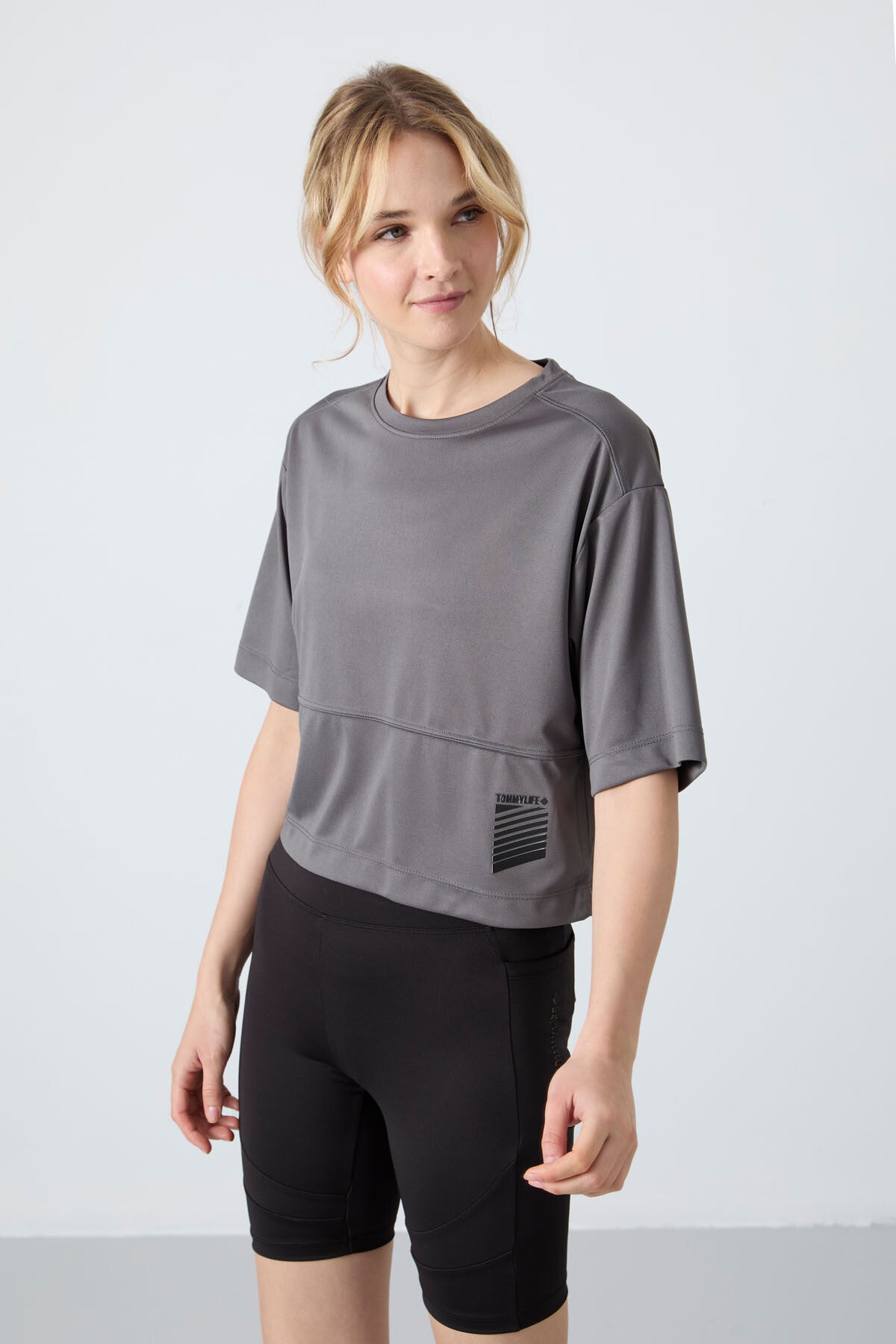 Koyu Gri Nefes Alan Dokulu İnce Esnek Oversize Fit Performans Kadın T-Shirt - 97284