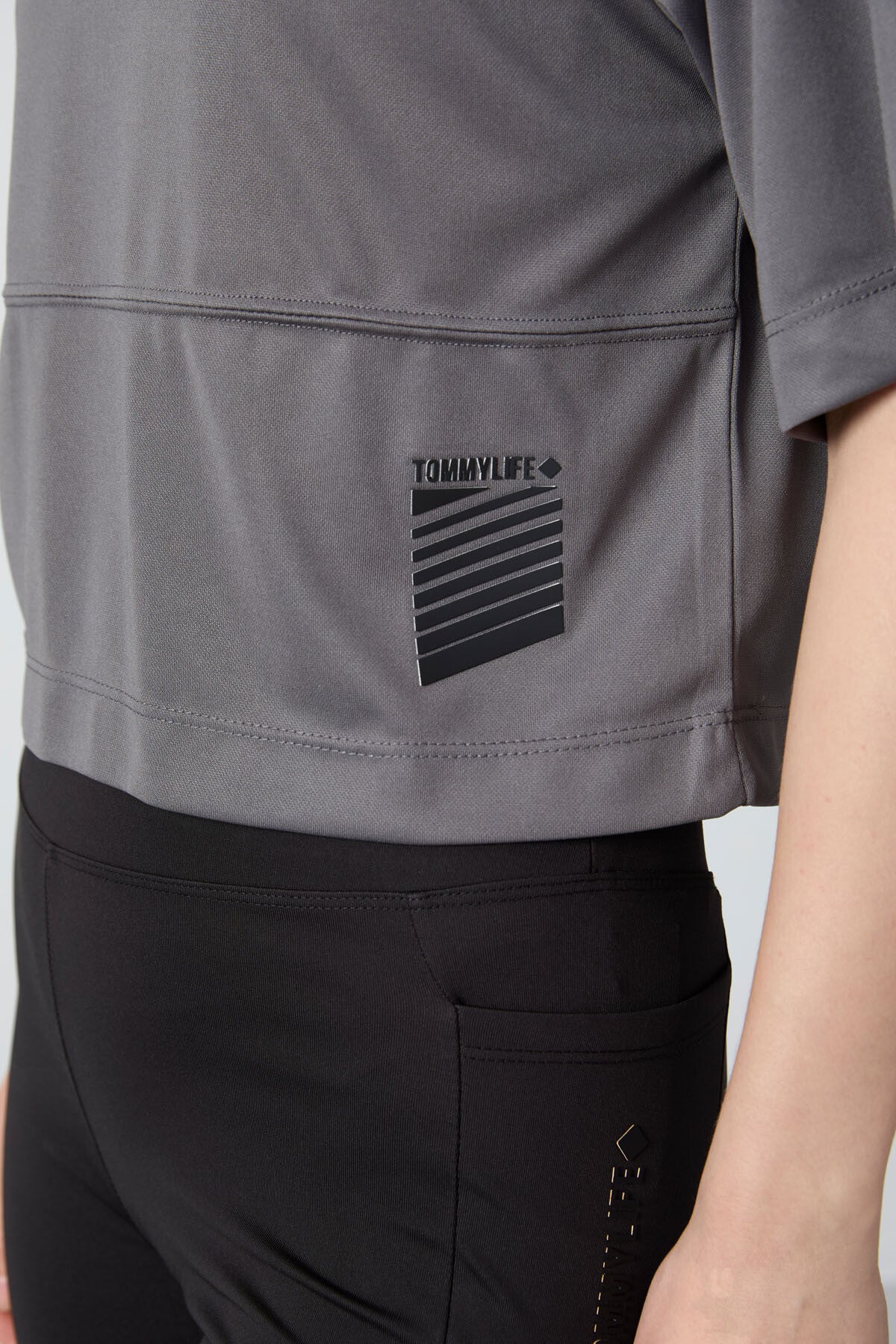 Koyu Gri Nefes Alan Dokulu İnce Esnek Oversize Fit Performans Kadın T-Shirt - 97284