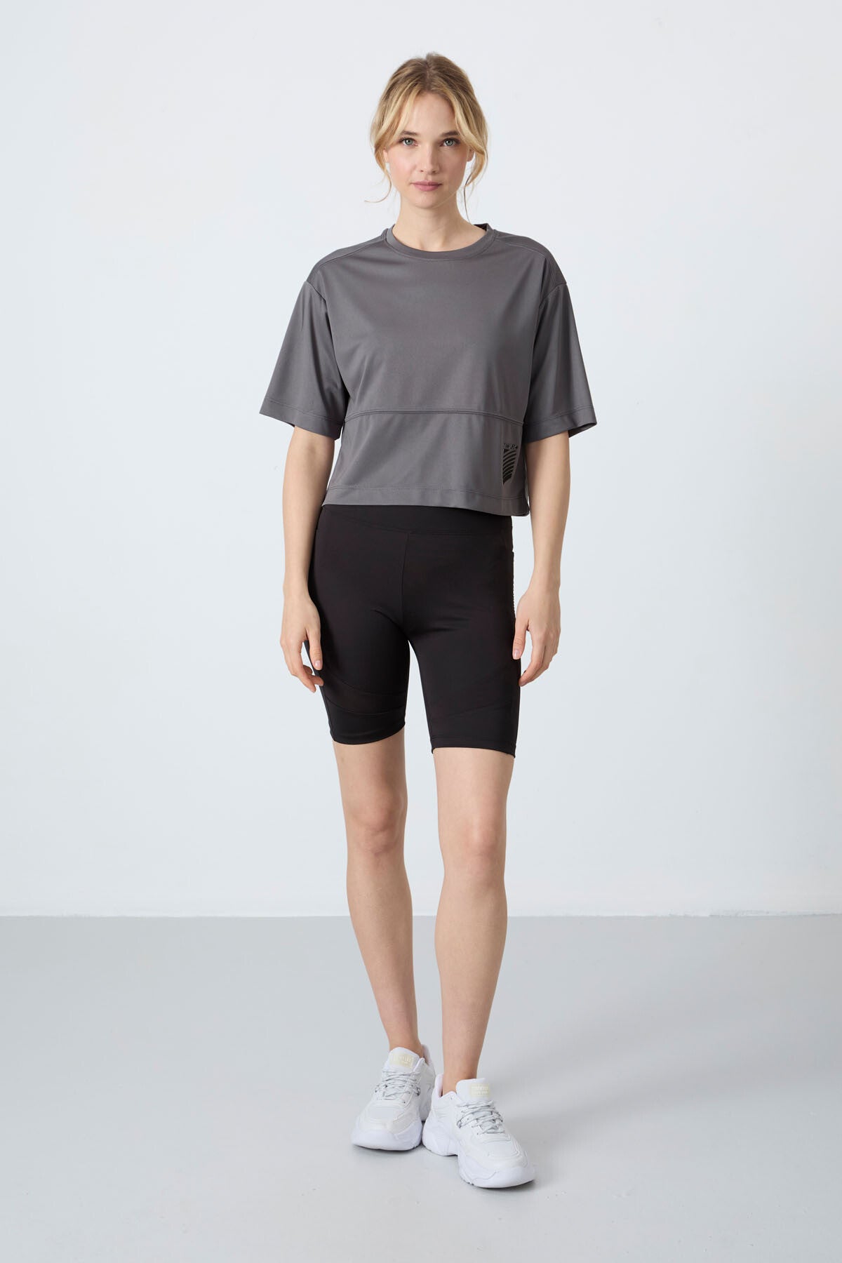 Koyu Gri Nefes Alan Dokulu İnce Esnek Oversize Fit Performans Kadın T-Shirt - 97284