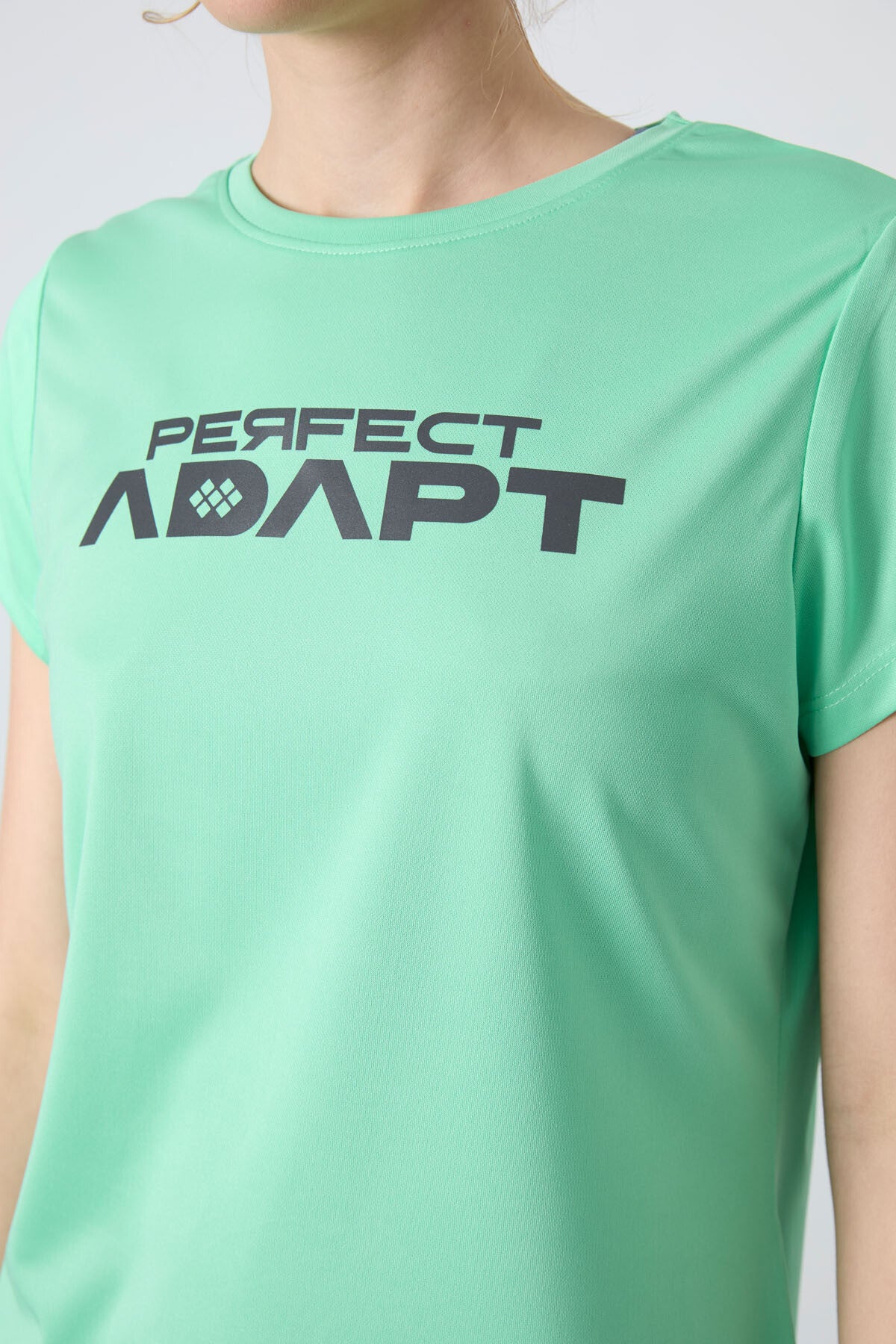 Su Yeşili Nefes Alan Dokulu İnce Esnek Standart Fit Performans Kadın T-Shirt - 97283