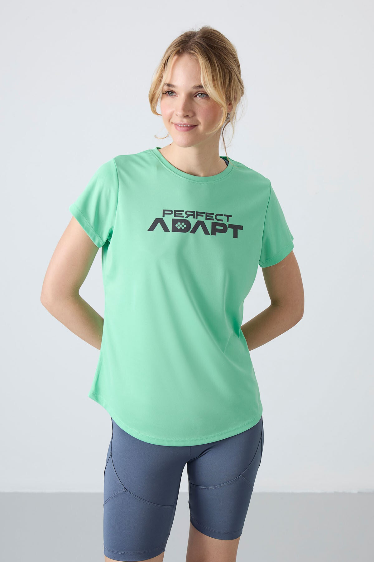 Su Yeşili Nefes Alan Dokulu İnce Esnek Standart Fit Performans Kadın T-Shirt - 97283