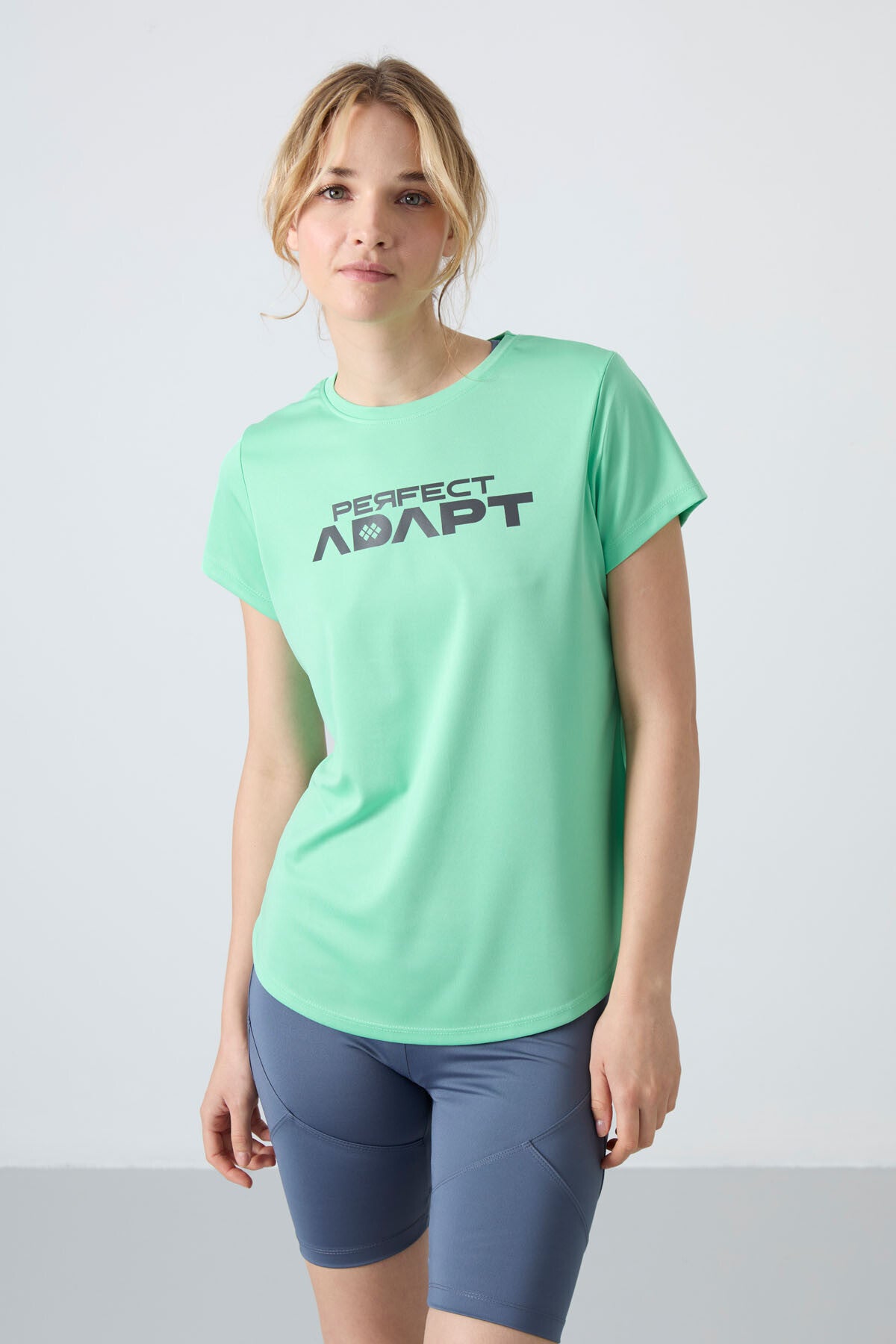 Su Yeşili Nefes Alan Dokulu İnce Esnek Standart Fit Performans Kadın T-Shirt - 97283