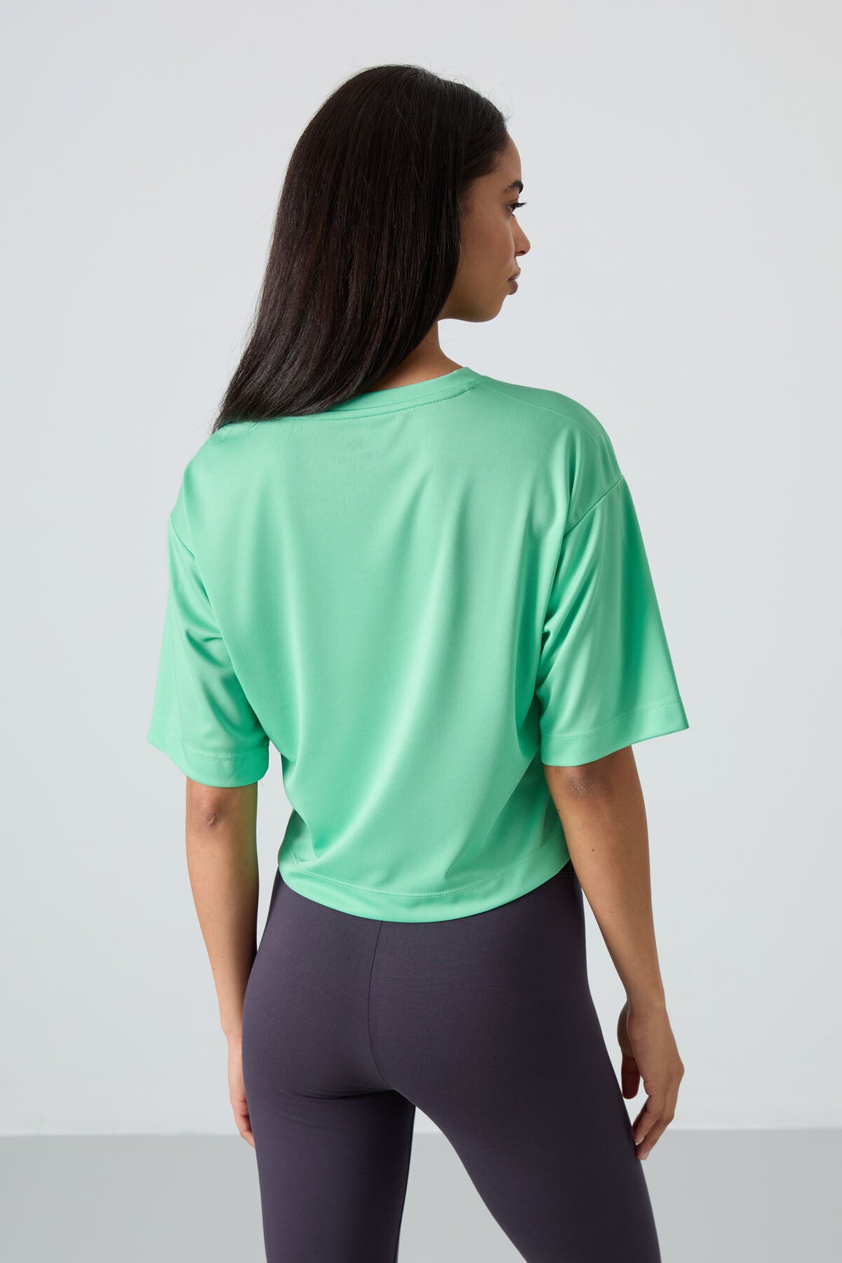 Su Yeşili Nefes Alan Dokulu İnce Esnek Oversize Fit Performans Kadın T-Shirt - 97284