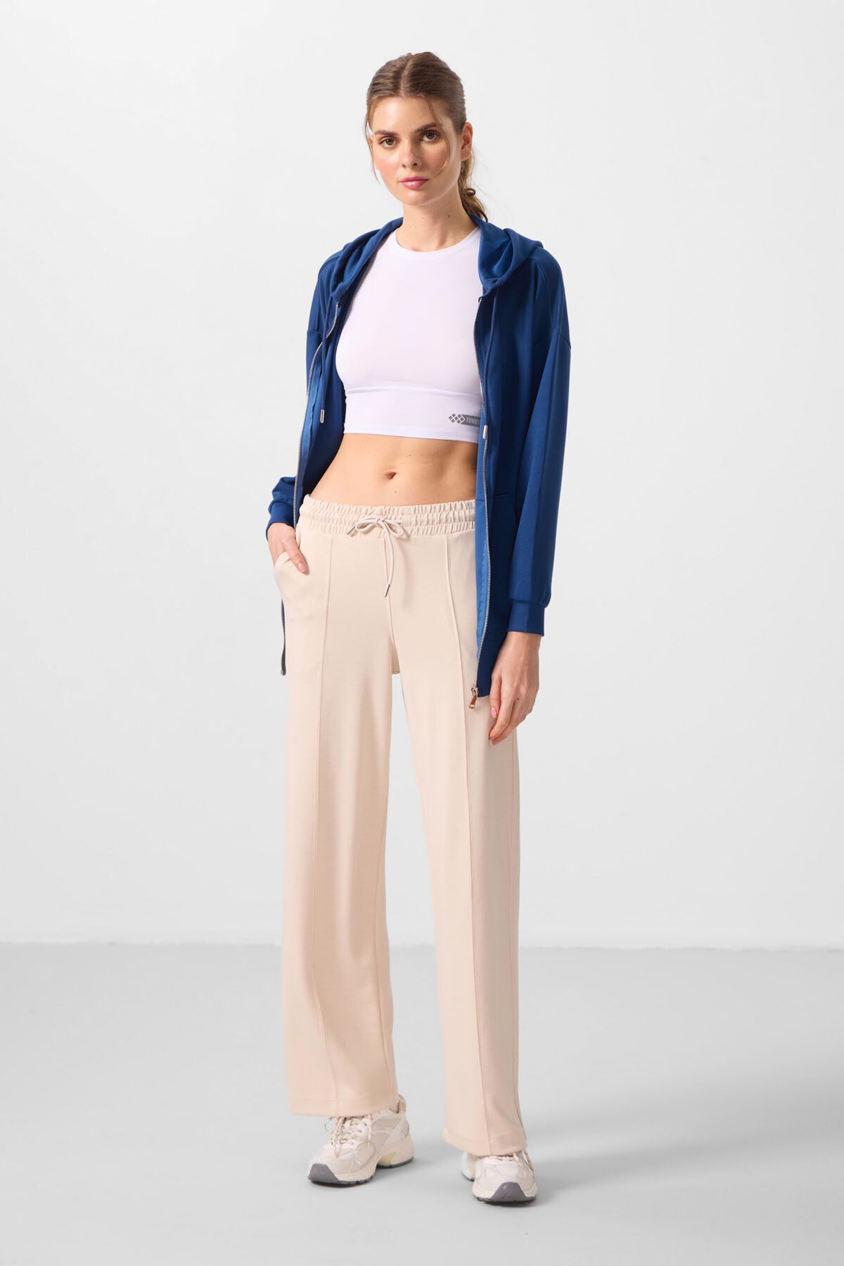 Bej Yumuşak Dokulu Cepli Ön Dikiş Detaylı Kadın Palazzo Pantolon - 94670