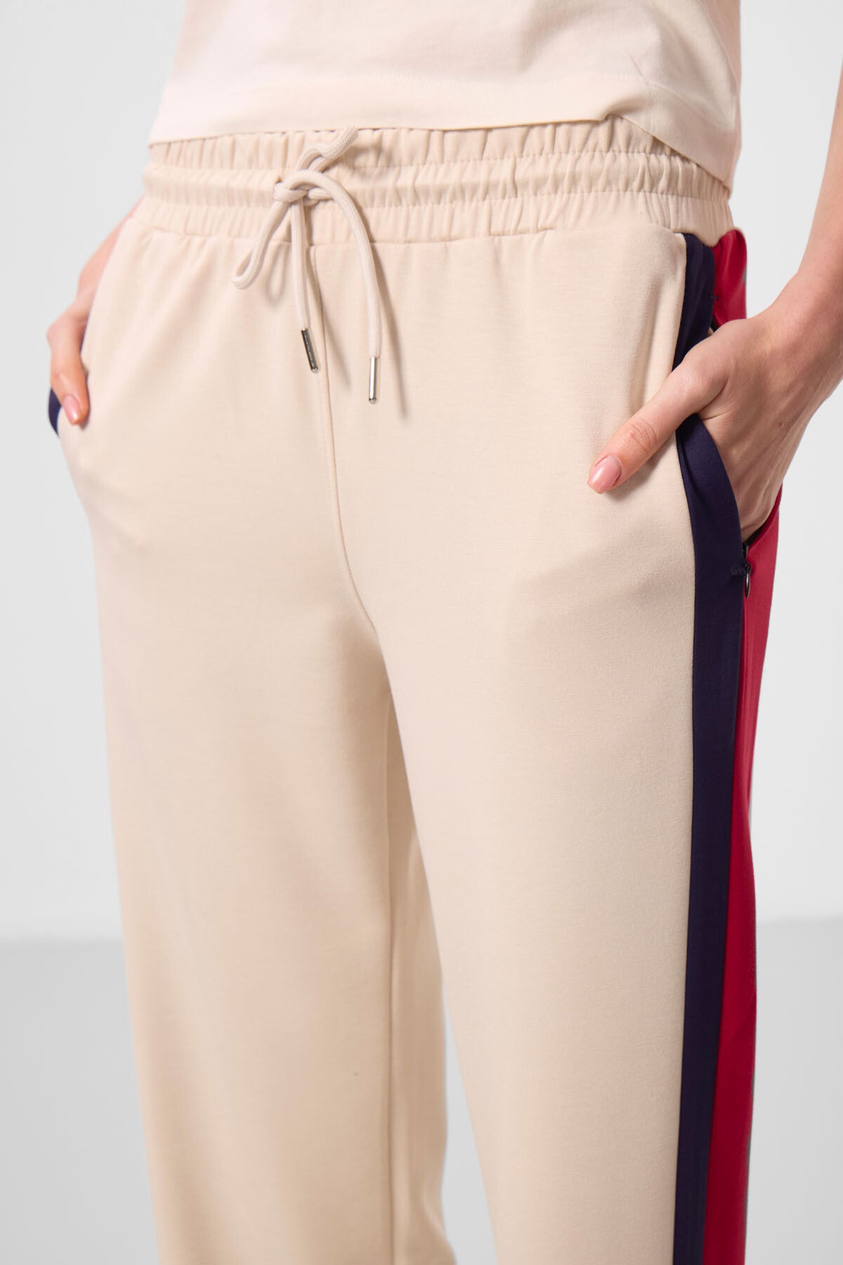 Bej Yumuşak Dokulu Yan Panel Detaylı Geniş Paça Kadın Palazzo Pantolon - 94671