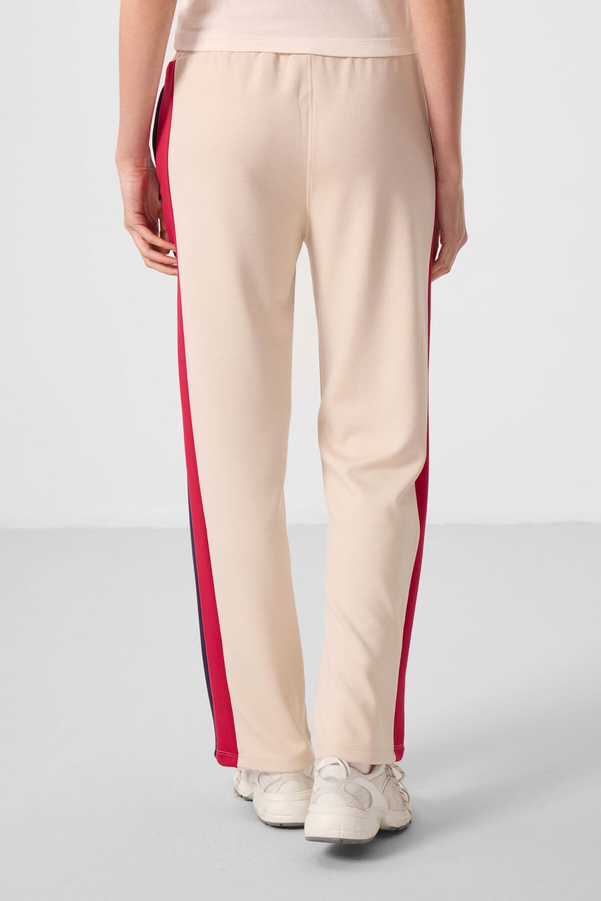 Bej Yumuşak Dokulu Yan Panel Detaylı Geniş Paça Kadın Palazzo Pantolon - 94671