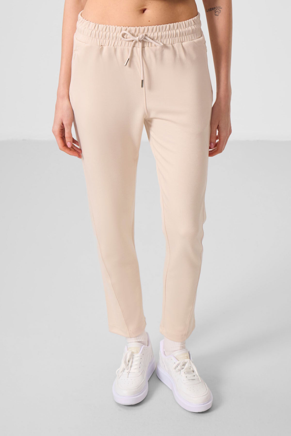 Bej Yumuşak Dokulu Gizli Fermuarlı Dar Paça Kadın Pantolon - 94668