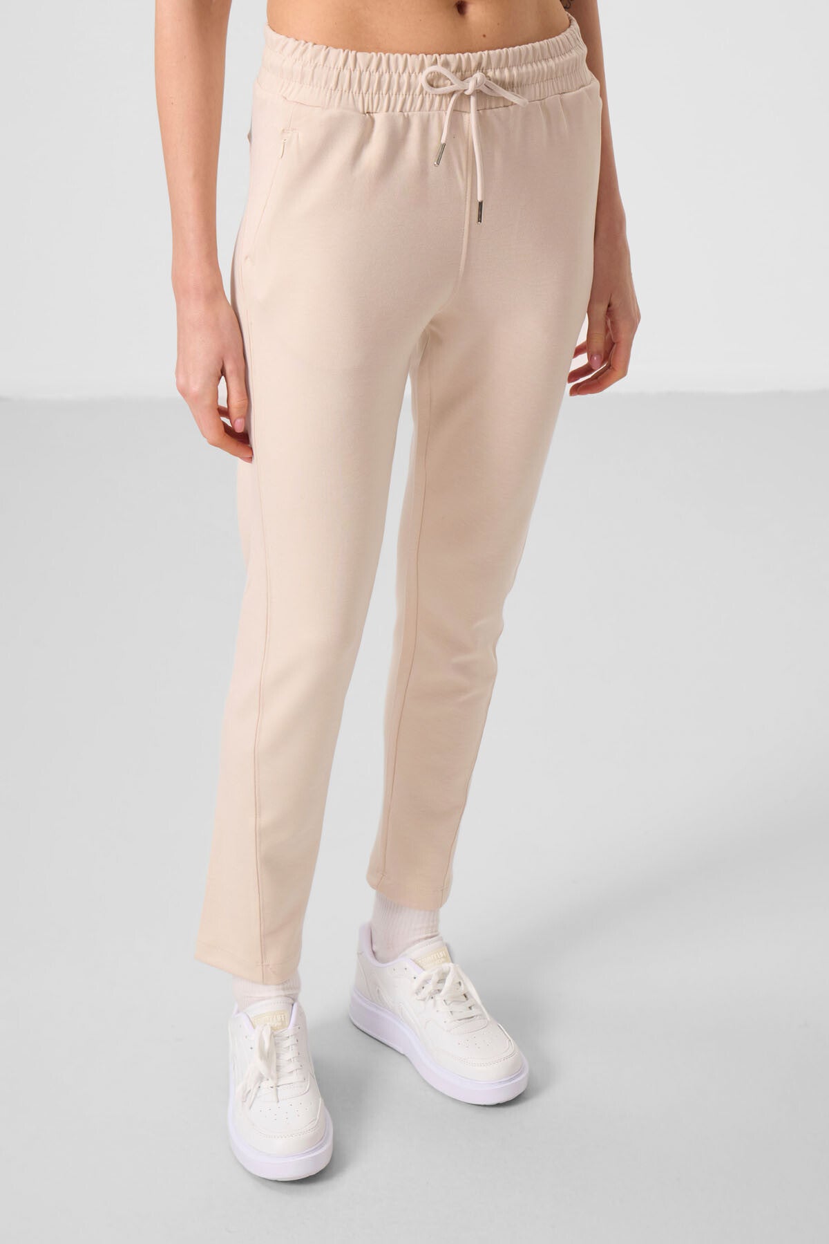 Bej Yumuşak Dokulu Gizli Fermuarlı Dar Paça Kadın Pantolon - 94668