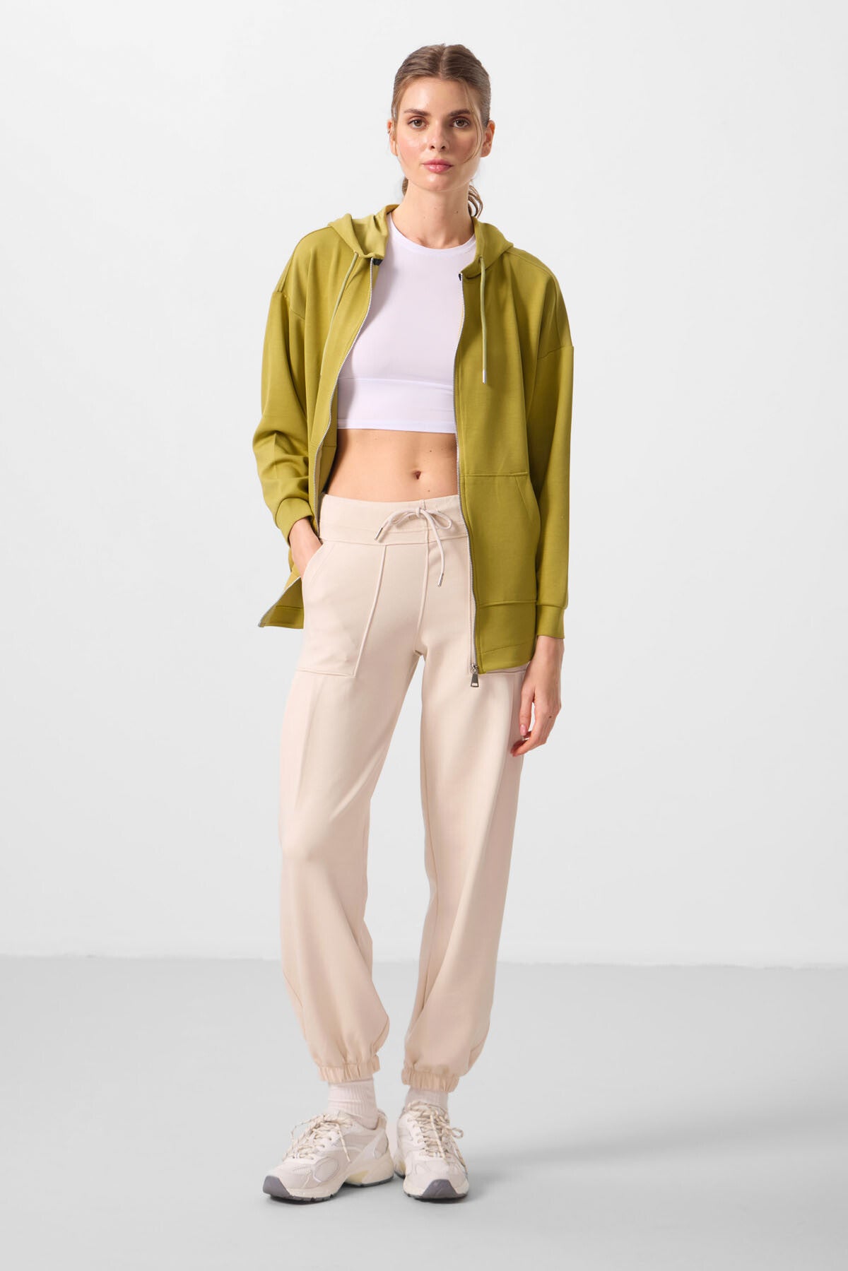 Bej Yumuşak Dokulu Cep Detaylı Rahat Form Kadın Pantolon - 94672