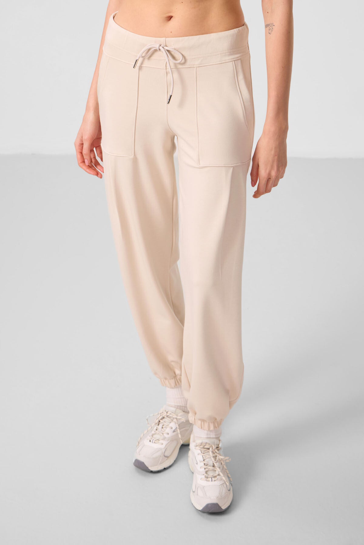 Bej Yumuşak Dokulu Cep Detaylı Rahat Form Kadın Pantolon - 94672