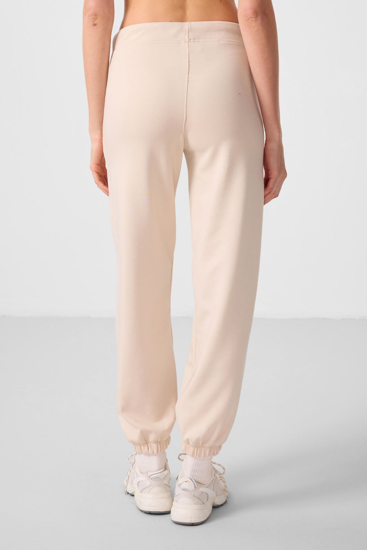 Bej Yumuşak Dokulu Cep Detaylı Rahat Form Kadın Pantolon - 94672