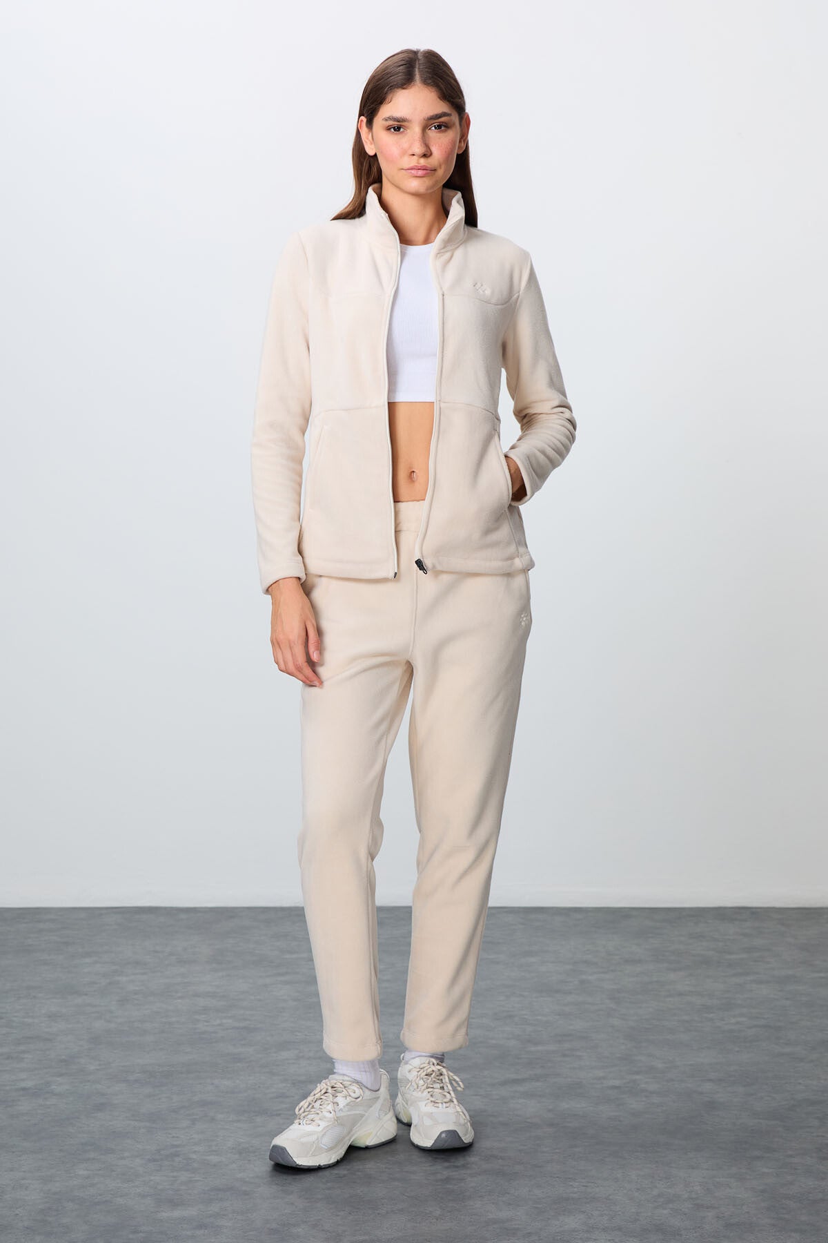 Bej Kalın Yumuşak Dokulu Dik Yaka Oversize Nakışlı Polar Kadın Eşofman Takım -95339