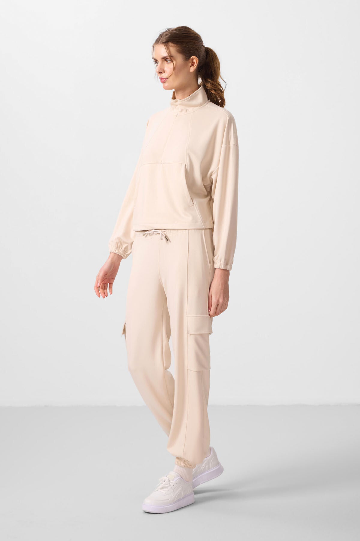 Bej Yumuşak Dokulu Dik Yaka Gizli Fermuarlı Oversize Kadın Eşofman Takım - 95351