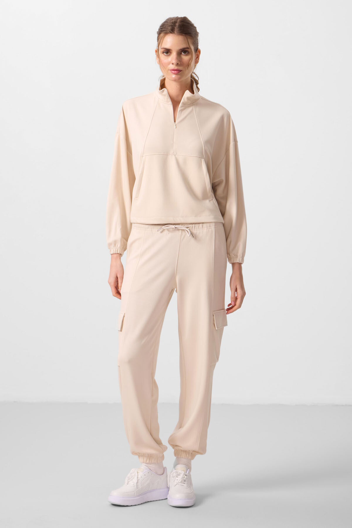 Bej Yumuşak Dokulu Dik Yaka Gizli Fermuarlı Oversize Kadın Eşofman Takım - 95351