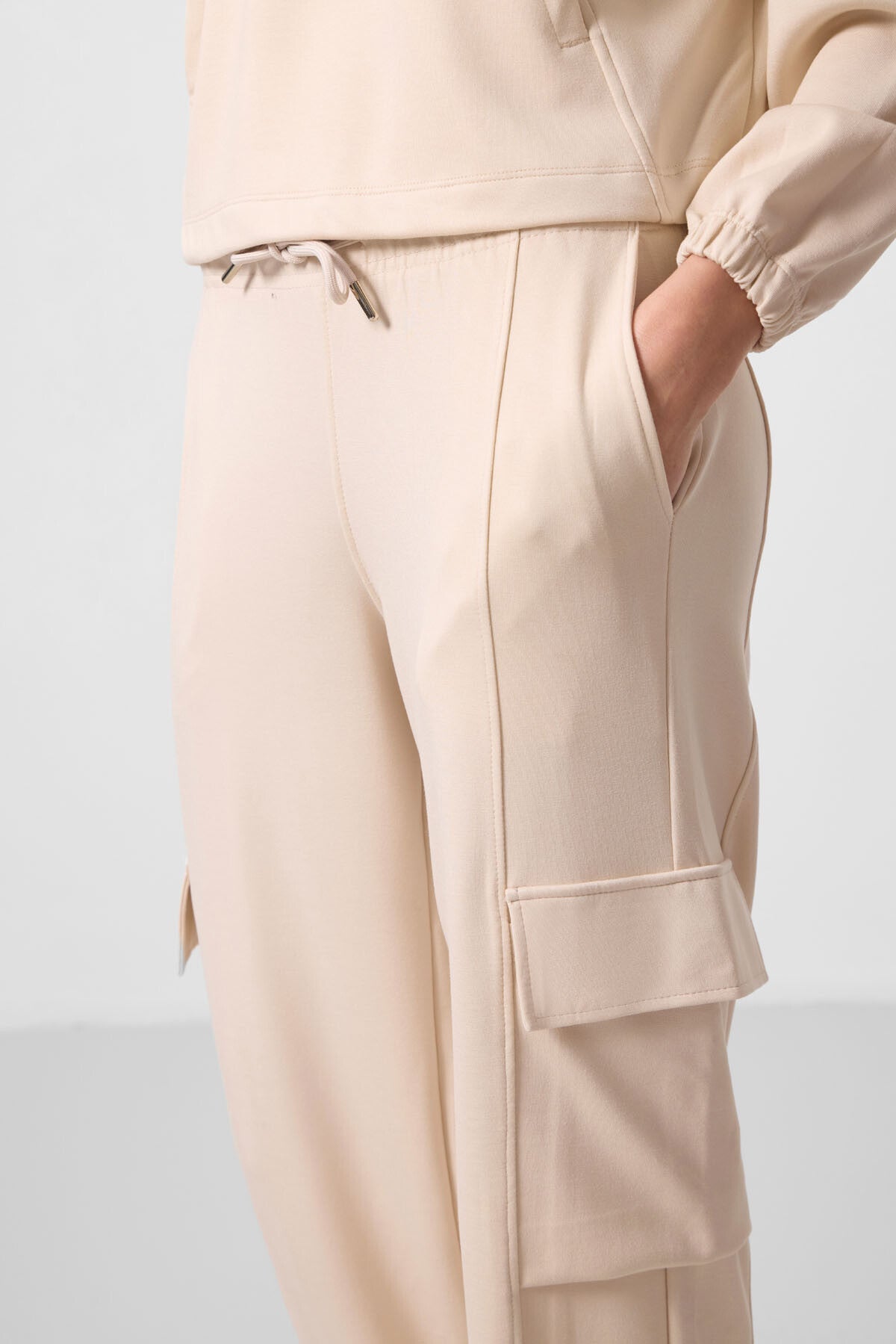 Bej Yumuşak Dokulu Dik Yaka Gizli Fermuarlı Oversize Kadın Eşofman Takım - 95351