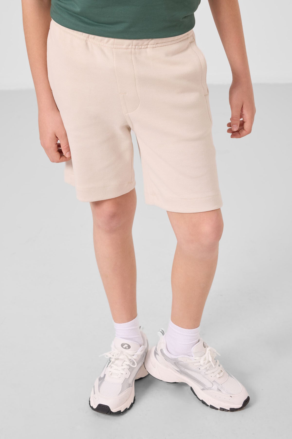 Bej Pamuklu Yumuşak Dokulu Standart Fit Basic Erkek Çocuk Şort - 11293