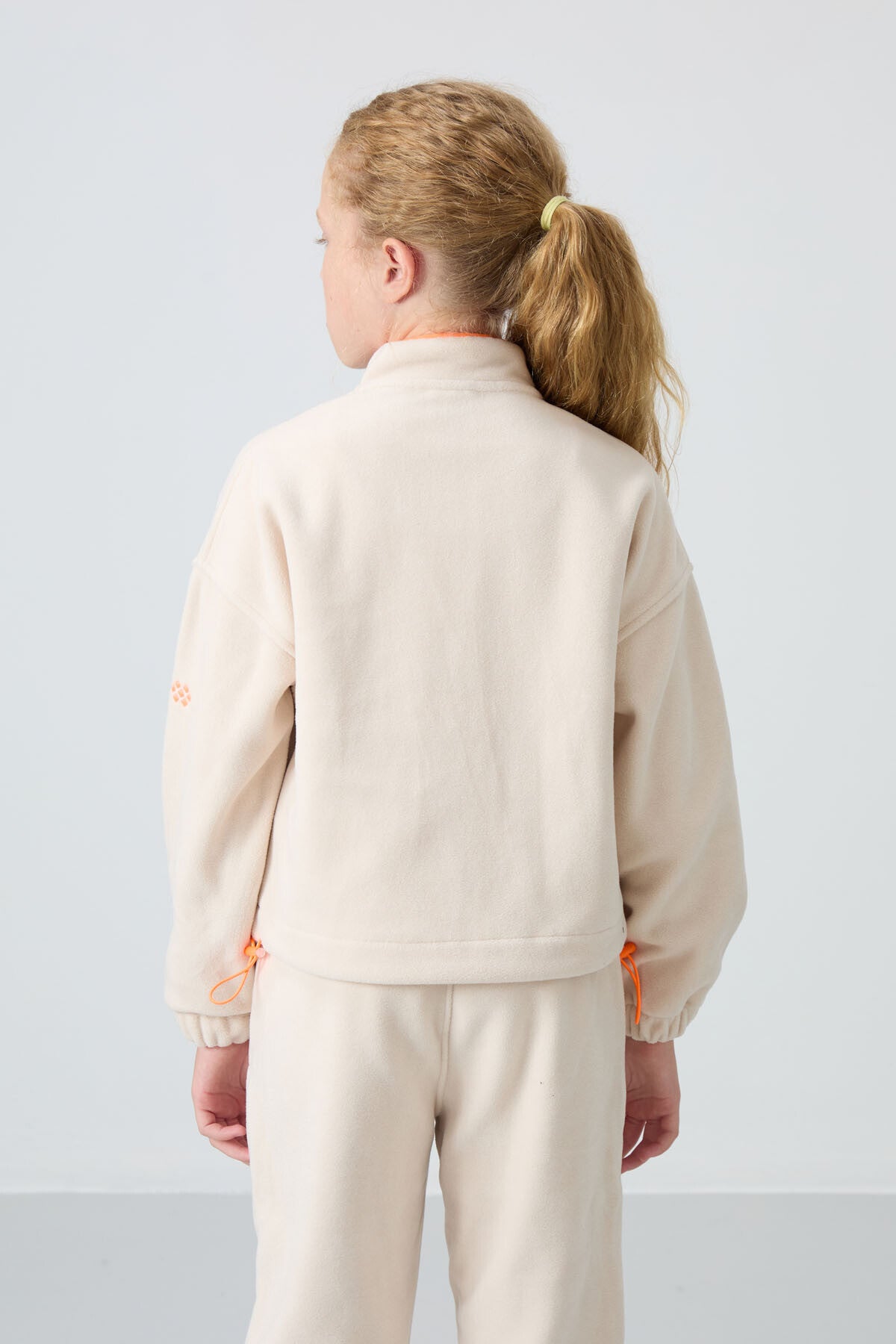 Bej Kalın Yumuşak Dokulu Standart Fit Nakışlı Polar Kız Çocuk Sweatshirt - 75157