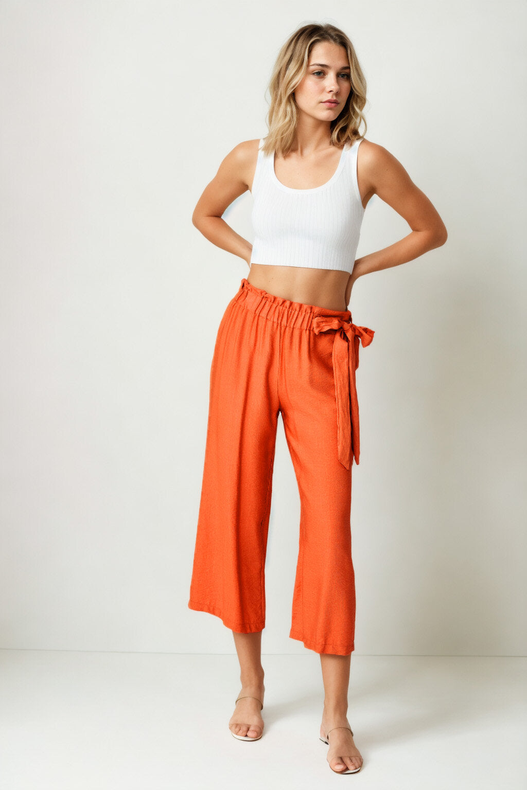 Belde Kuşak Detaylı Geniş Paça Pantolon