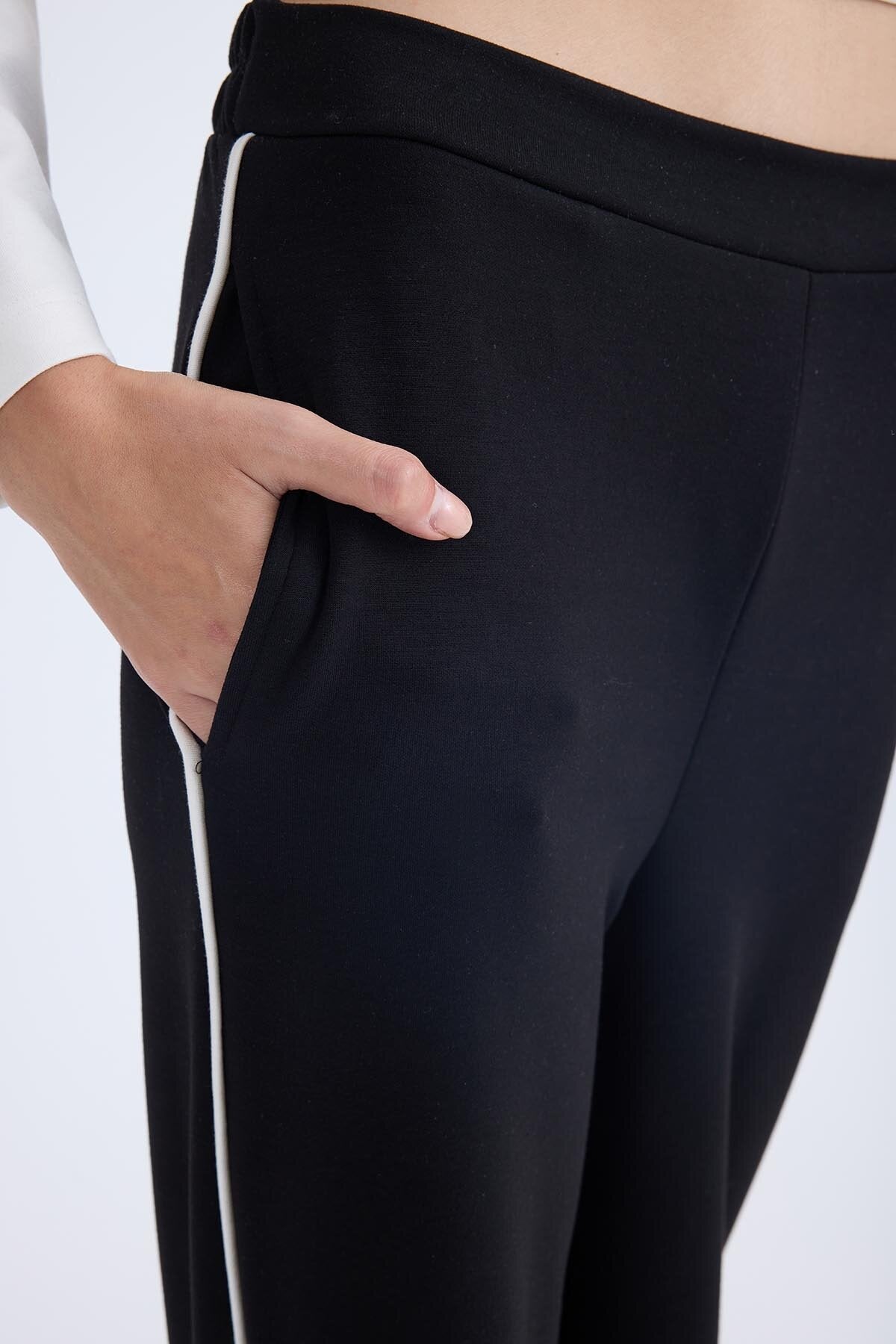 Beli Lastikli Yanı Şeritli Eşofman Pantolon