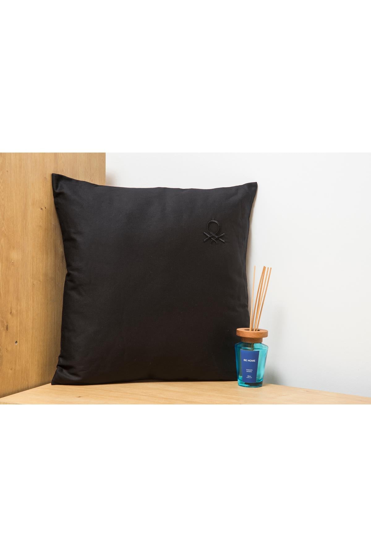 Benetton 100% Pamuk 45*45 Cm Düz Kırlent Dolu Siyah