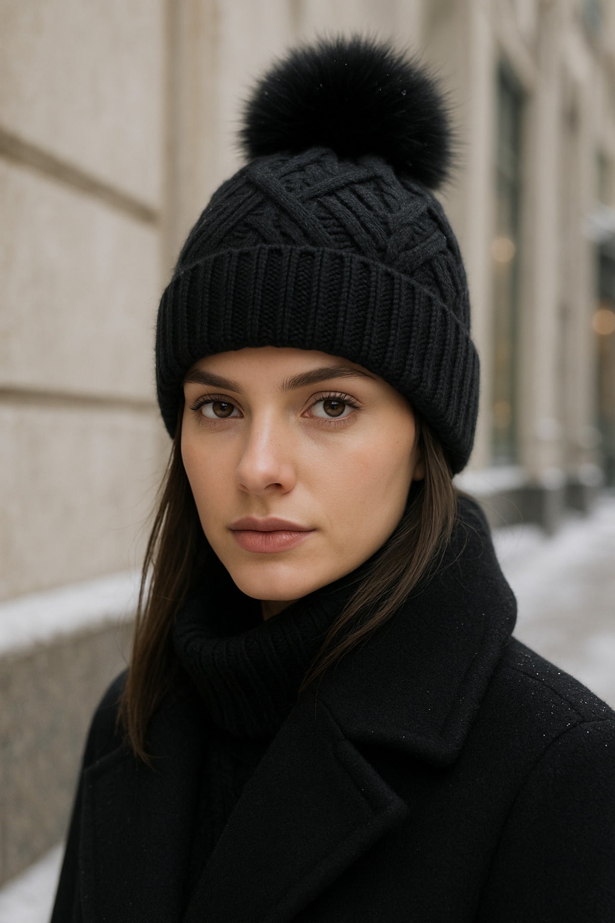 Kalın Dokumalı Siyah Çapraz Çizgili Içi Yünlü Ponponlu Bere Bere1140