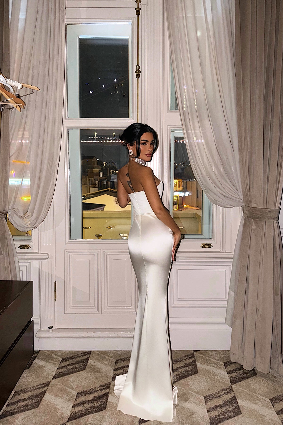 Beyaz Velora saten elbise ATE-4376