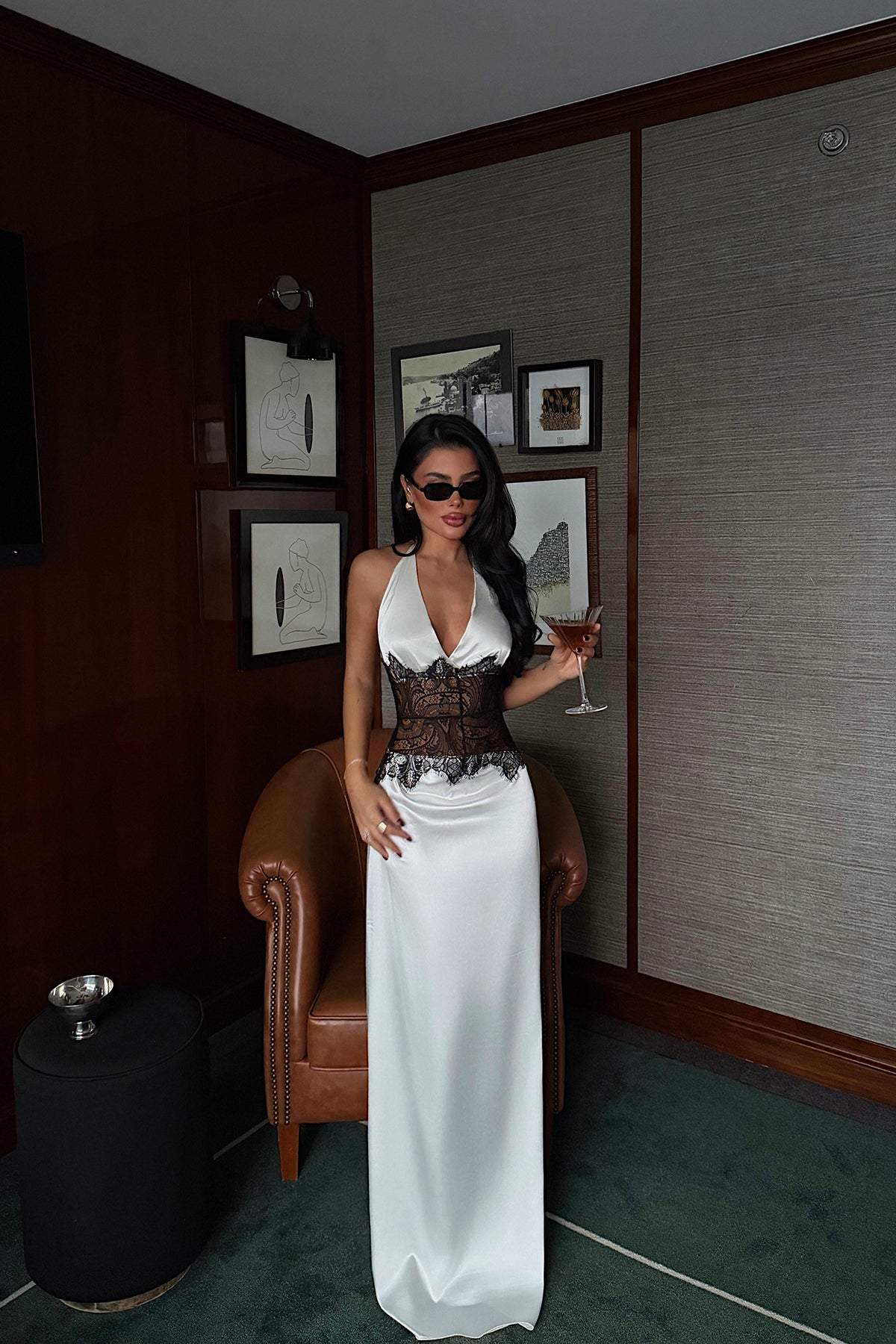 Beyaz Bathy Uzun Dantel Detaylı Saten Elbise ATE-4052