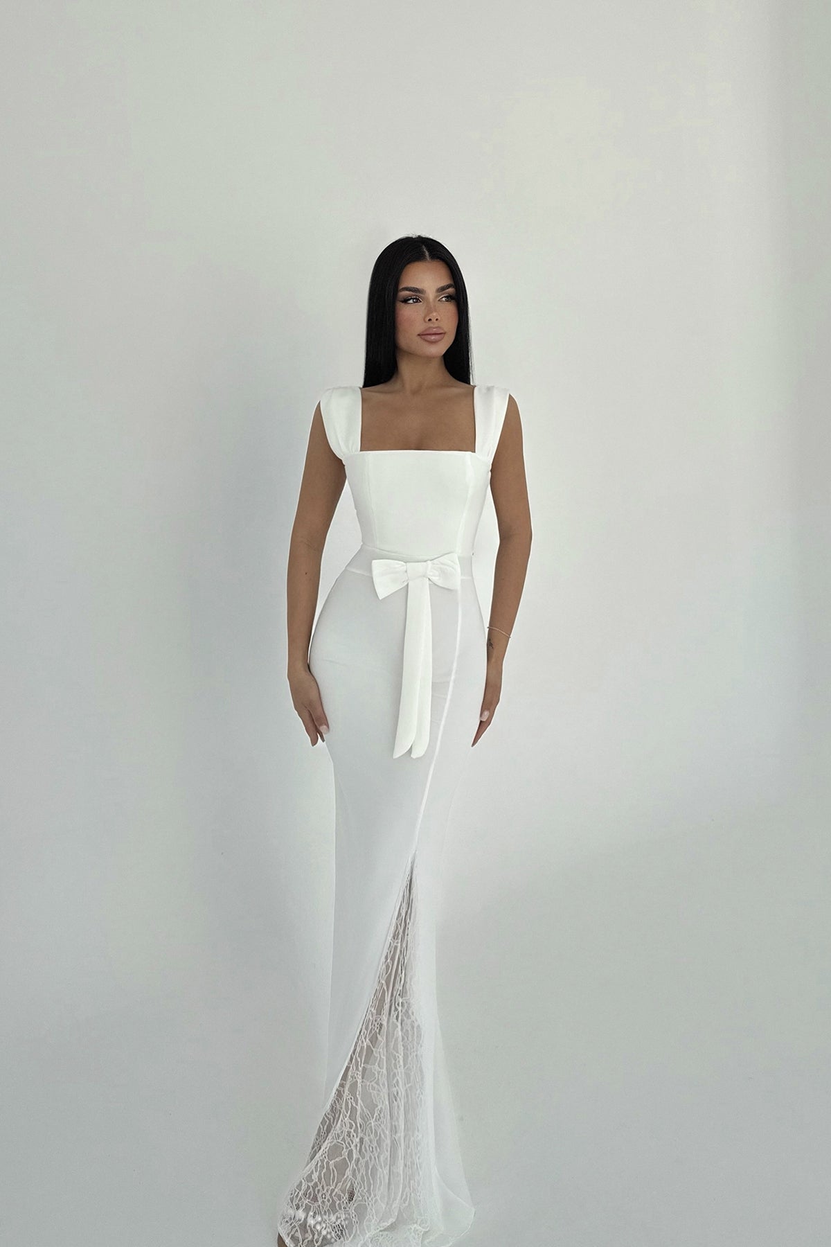 Beyaz Remmy Yırtmacı Dantel Detaylı Uzun Elbise ATE-2575