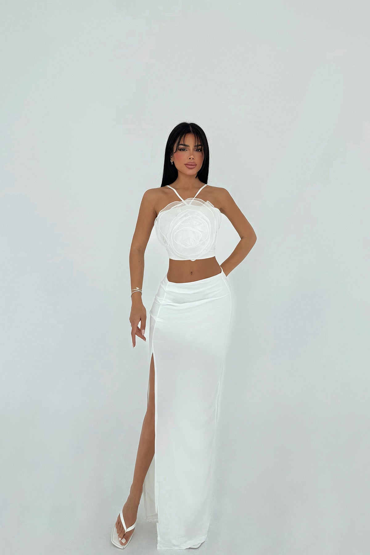 Beyaz Gül Detay Etekli Takım ATE-1577