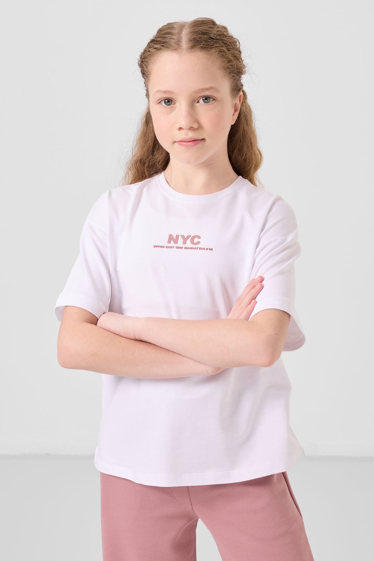 Beyaz-Gül Kurusu O Yaka Baskılı Geniş Paça Standart Fit Kız Çocuk Palazzo Eşofman Takım - 75171