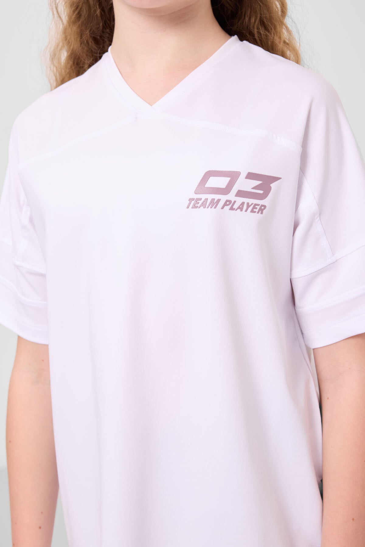 Beyaz-Gül Kurusu V Yaka Kemer Detaylı Standart Fit Performans Kız Çocuk Tayt Takım - 75187