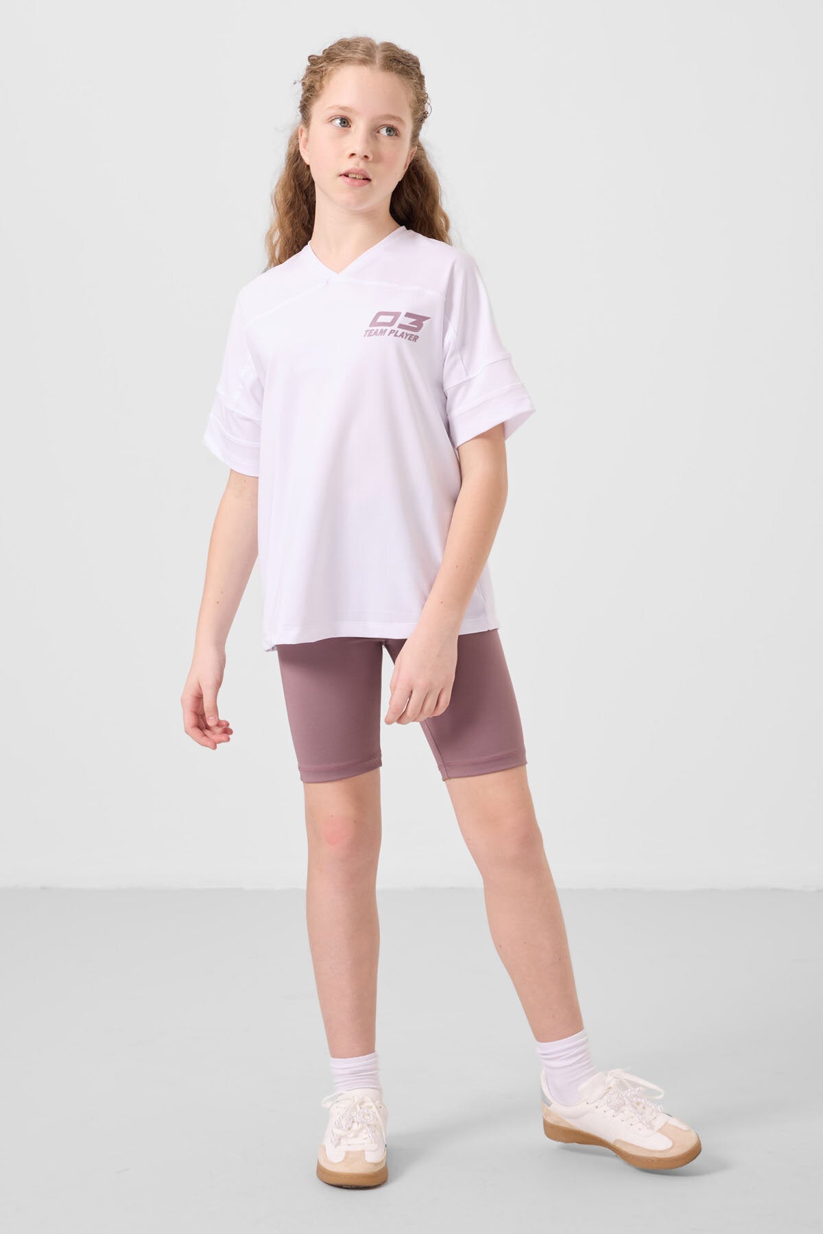 Beyaz-Gül Kurusu V Yaka Kemer Detaylı Standart Fit Performans Kız Çocuk Tayt Takım - 75187