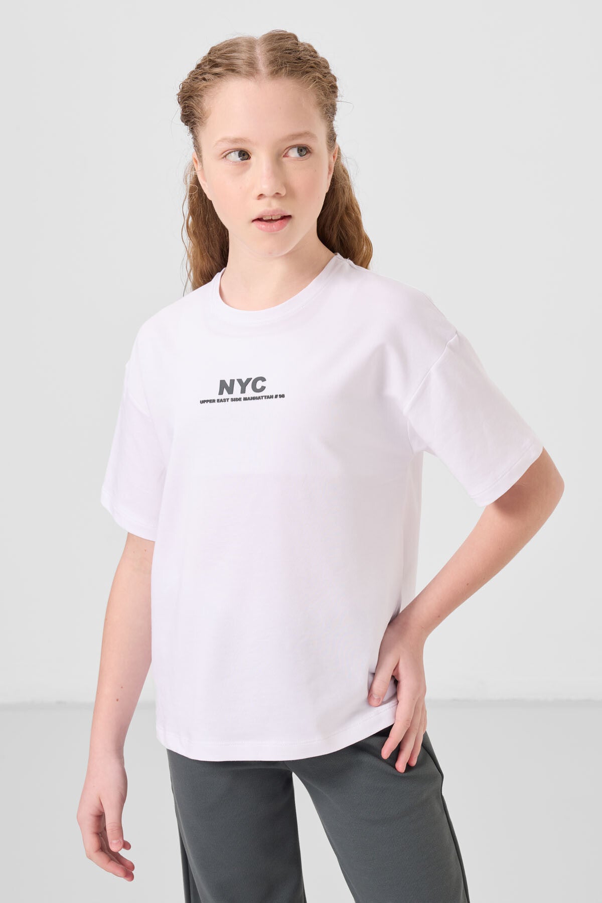 Beyaz-Haki O Yaka Baskılı Geniş Paça Standart Fit Kız Çocuk Palazzo Eşofman Takım - 75171