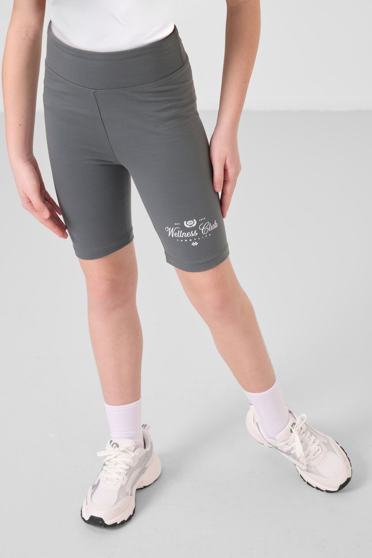 Beyaz-Haki Pamuklu O Yaka Standart Fit Baskılı Kız Çocuk Tayt Takım - 75190