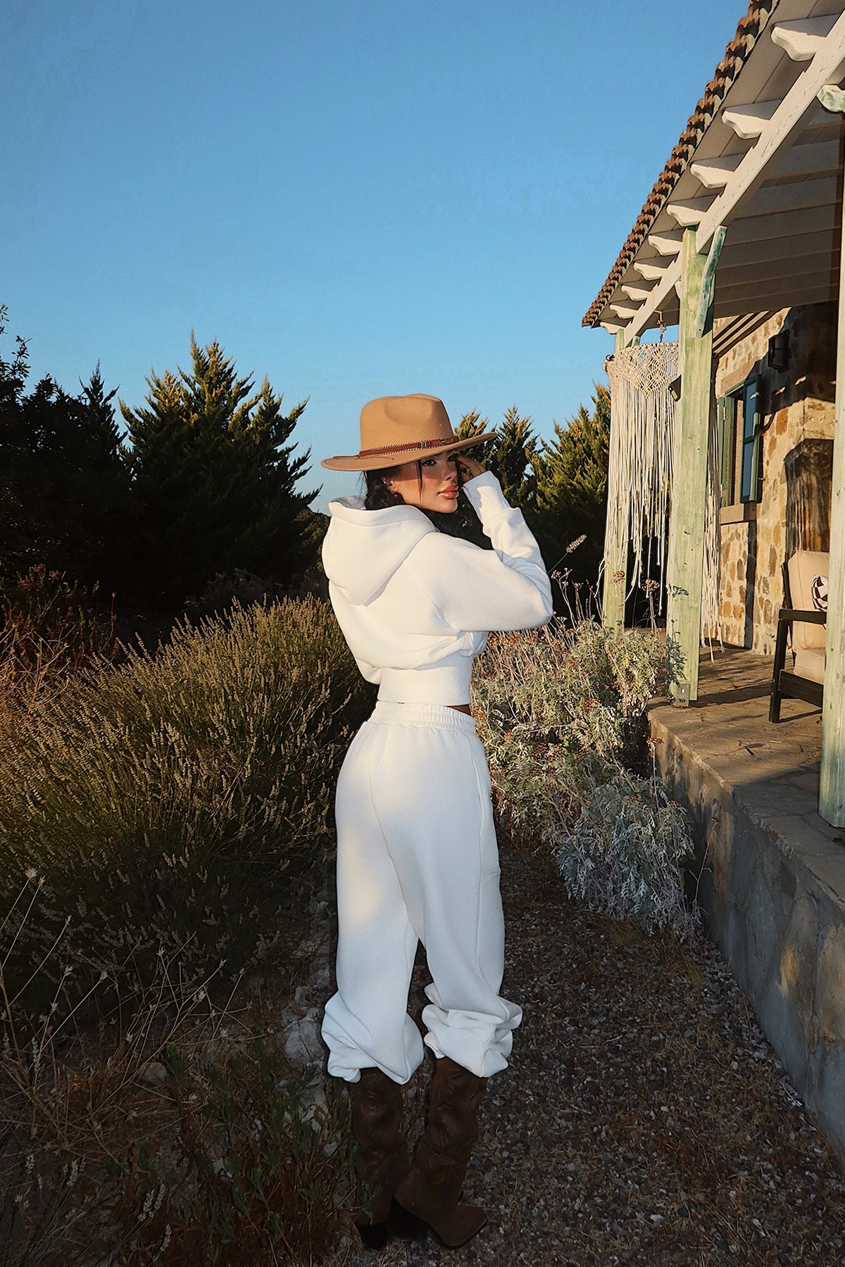 Beyaz Scarf Kapşonlu Eşofman Takım ATE-3692