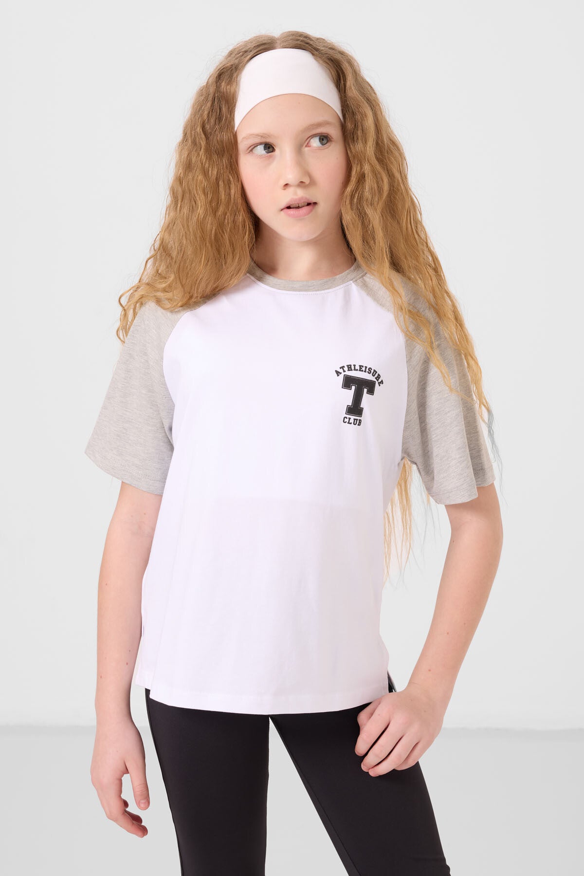 Beyaz O Yaka Pamuklu Baskılı Oversize Fit Kız Çocuk T-Shirt - 75179