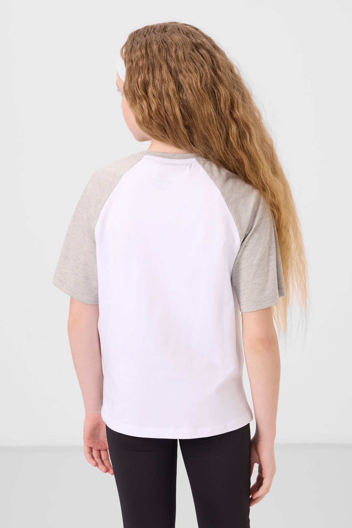 Beyaz O Yaka Pamuklu Baskılı Oversize Fit Kız Çocuk T-Shirt - 75179