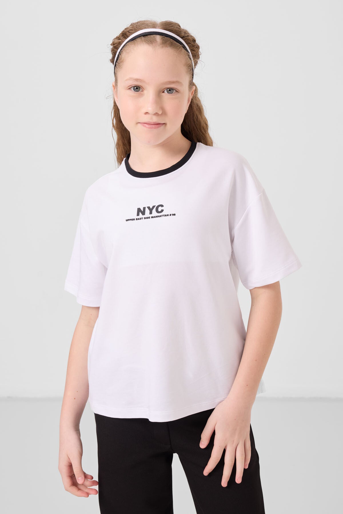 Beyaz-Siyah O Yaka Baskılı Geniş Paça Standart Fit Kız Çocuk Palazzo Eşofman Takım - 75171