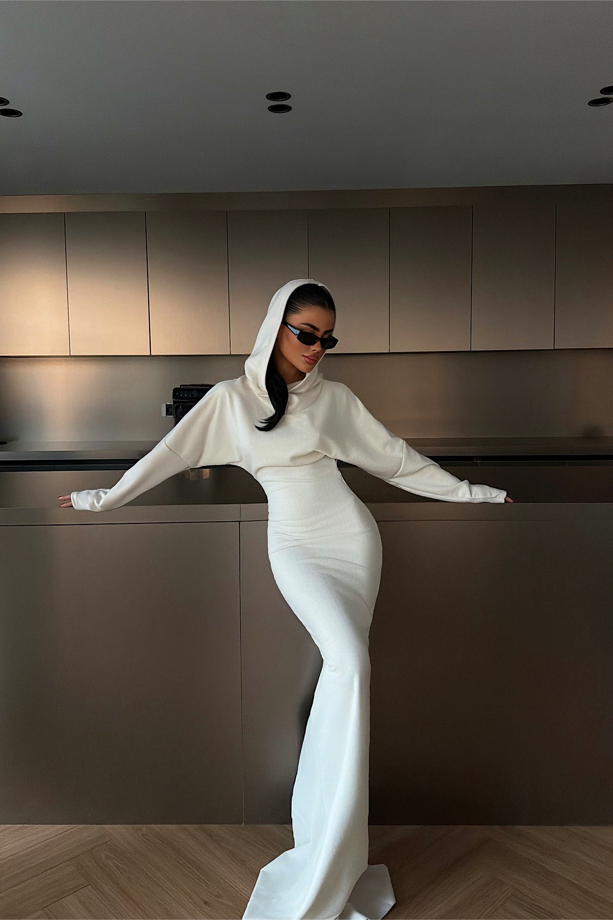 Beyaz Magma Uzun Kapüşonlu Elbise ATE-4363