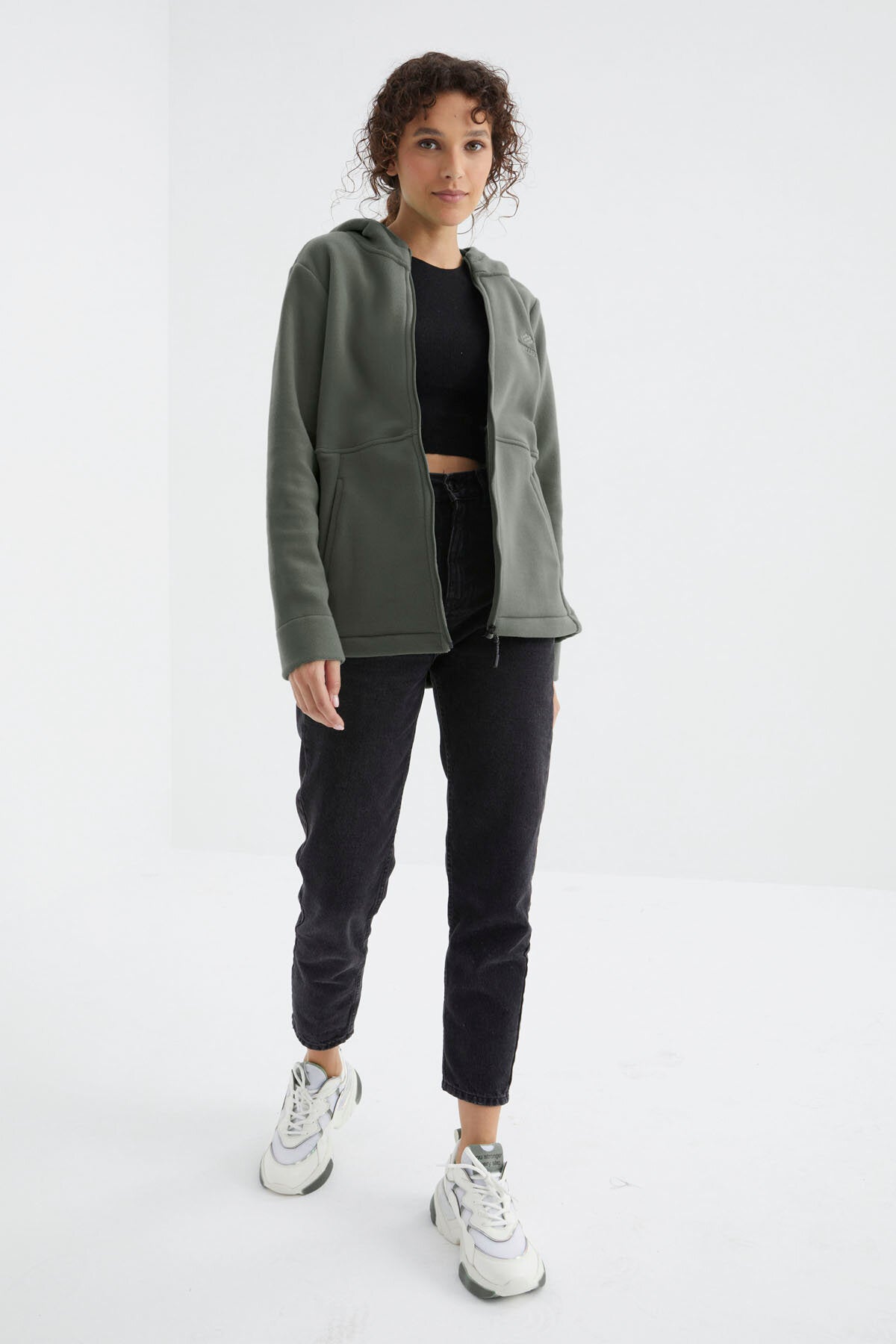 Çağla Kapüşonlu Fermuarlı Rahat Form Kadın Polar Sweatshirt - 97233