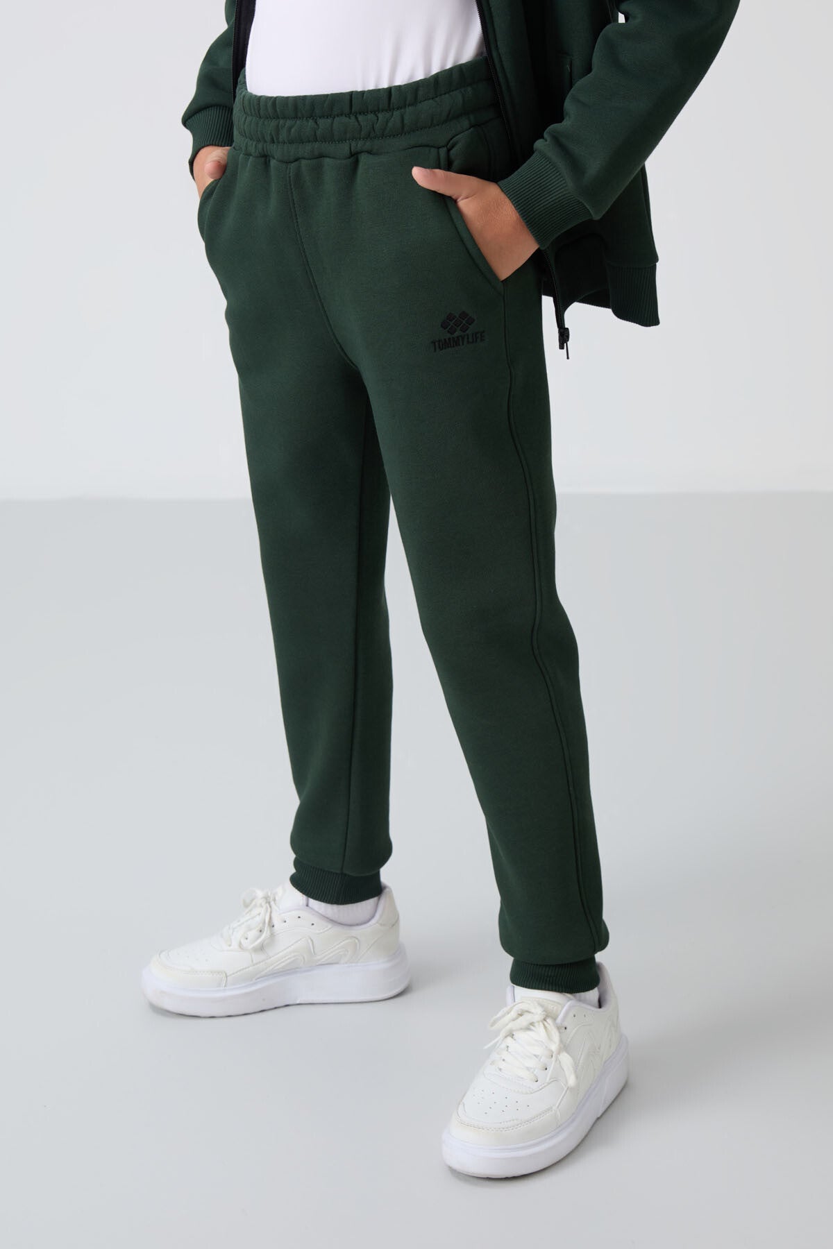 Çam Yeşil Pamuklu Kalın İçi Tüylü Standart Fit Nakışlı Erkek Çocuk Eşofman Takım - 11256