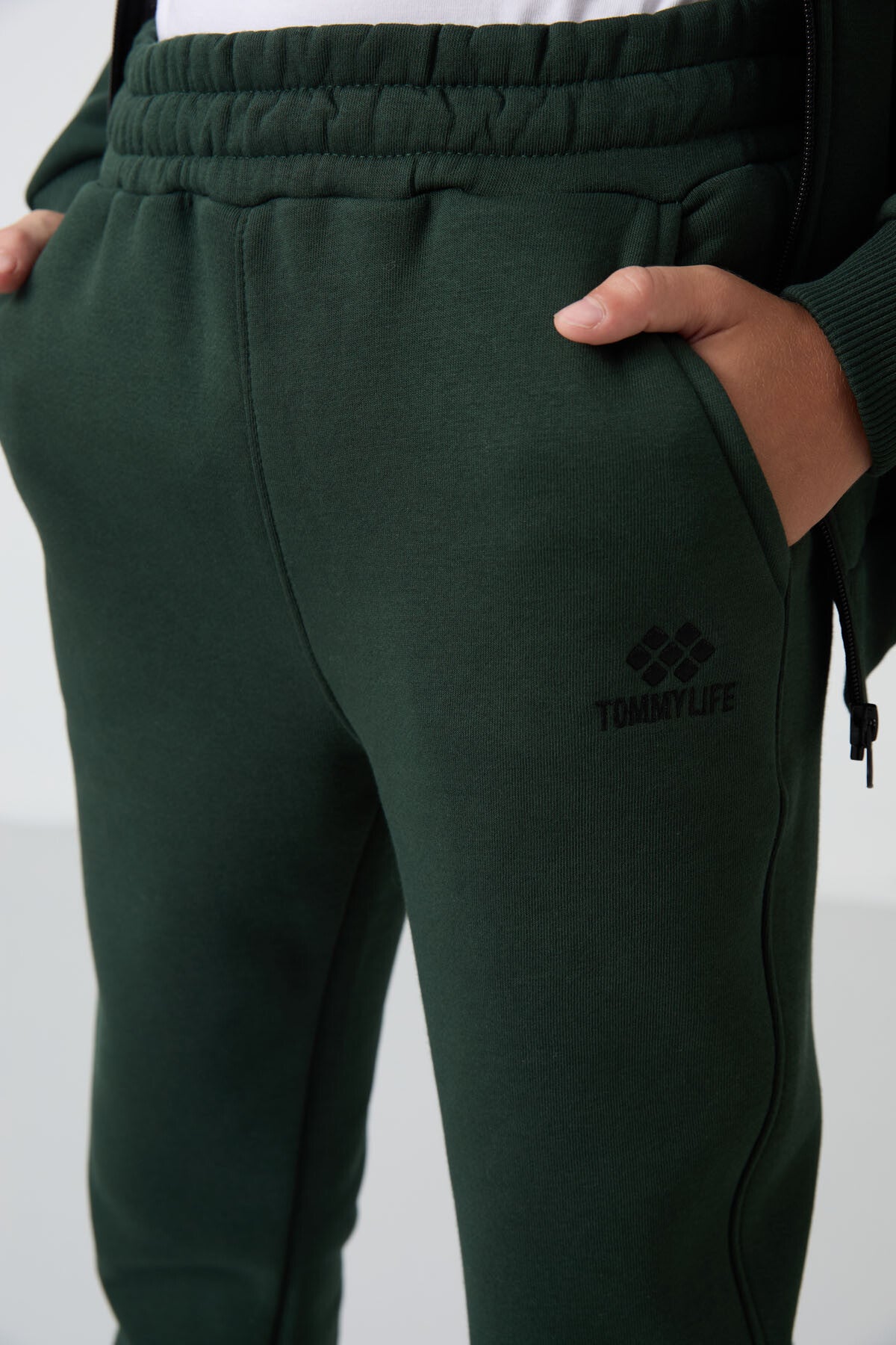 Çam Yeşil Pamuklu Kalın İçi Tüylü Standart Fit Nakışlı Erkek Çocuk Eşofman Takım - 11256