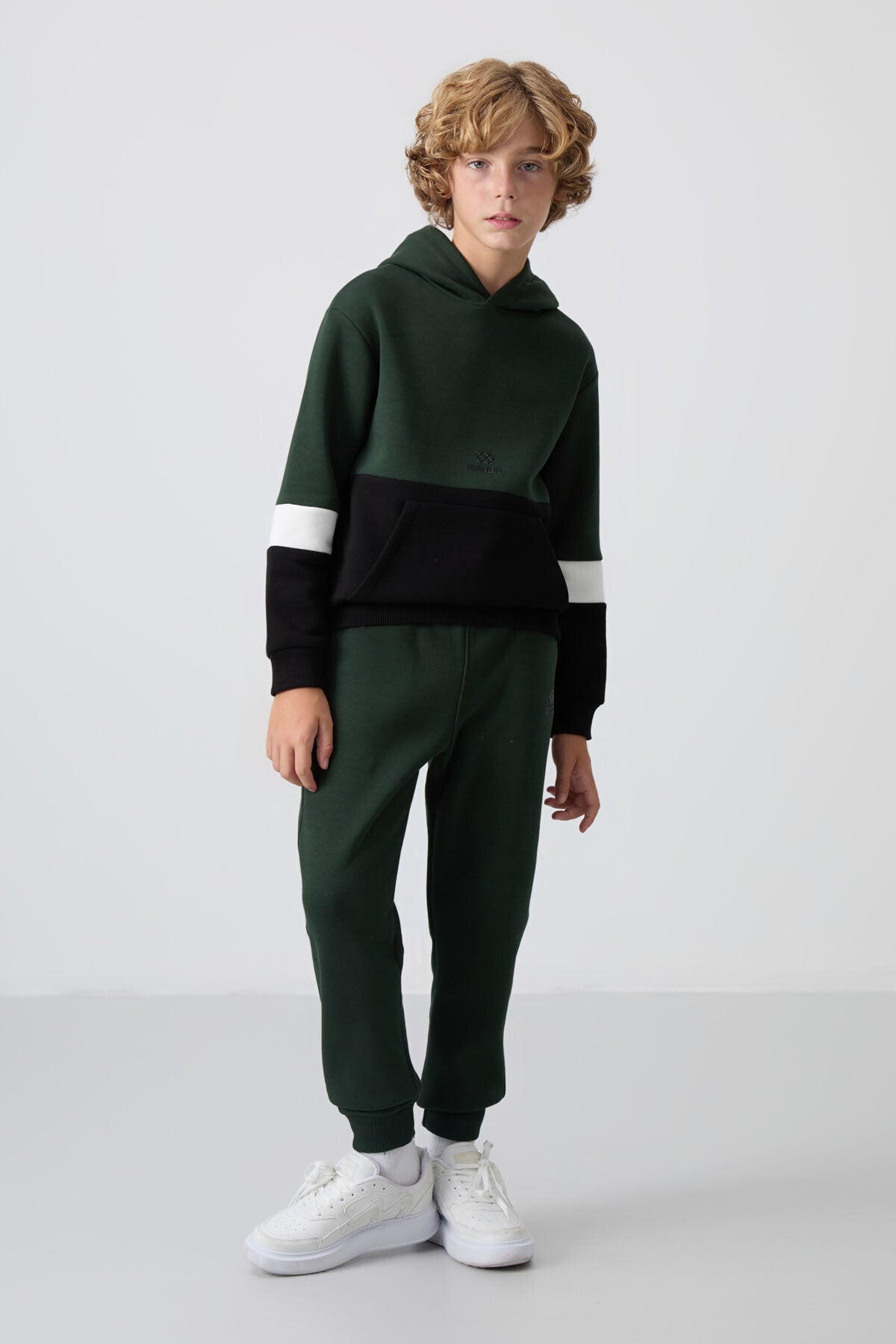 Çam Yeşil Pamuklu Kalın İçi Tüylü Standart Fit Nakışlı Erkek Çocuk Eşofman Takım - 11255