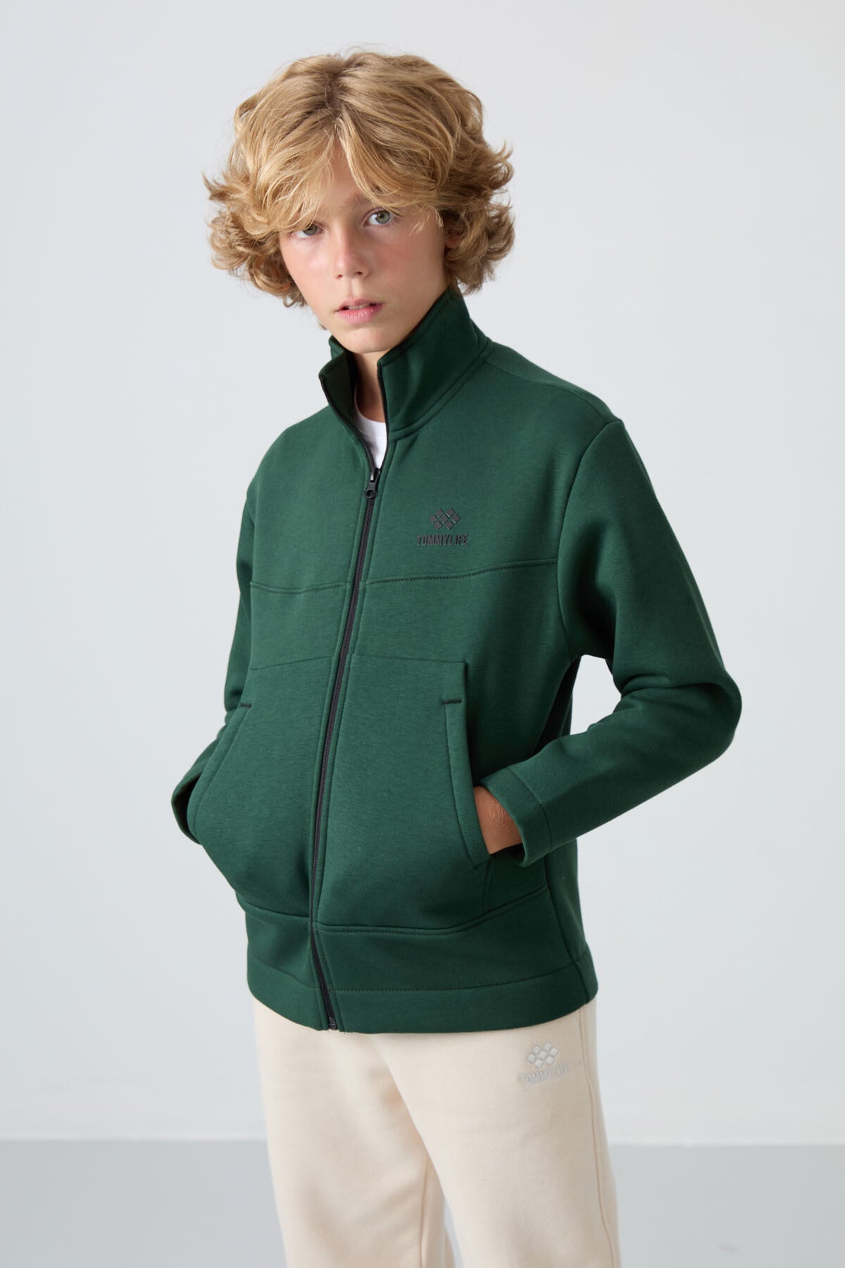 Çam Yeşil Pamuklu Kalın İçi Tüylü Yumuşak Dokulu Standart Fit Nakışlı Erkek Çocuk Sweatshirt - 11245