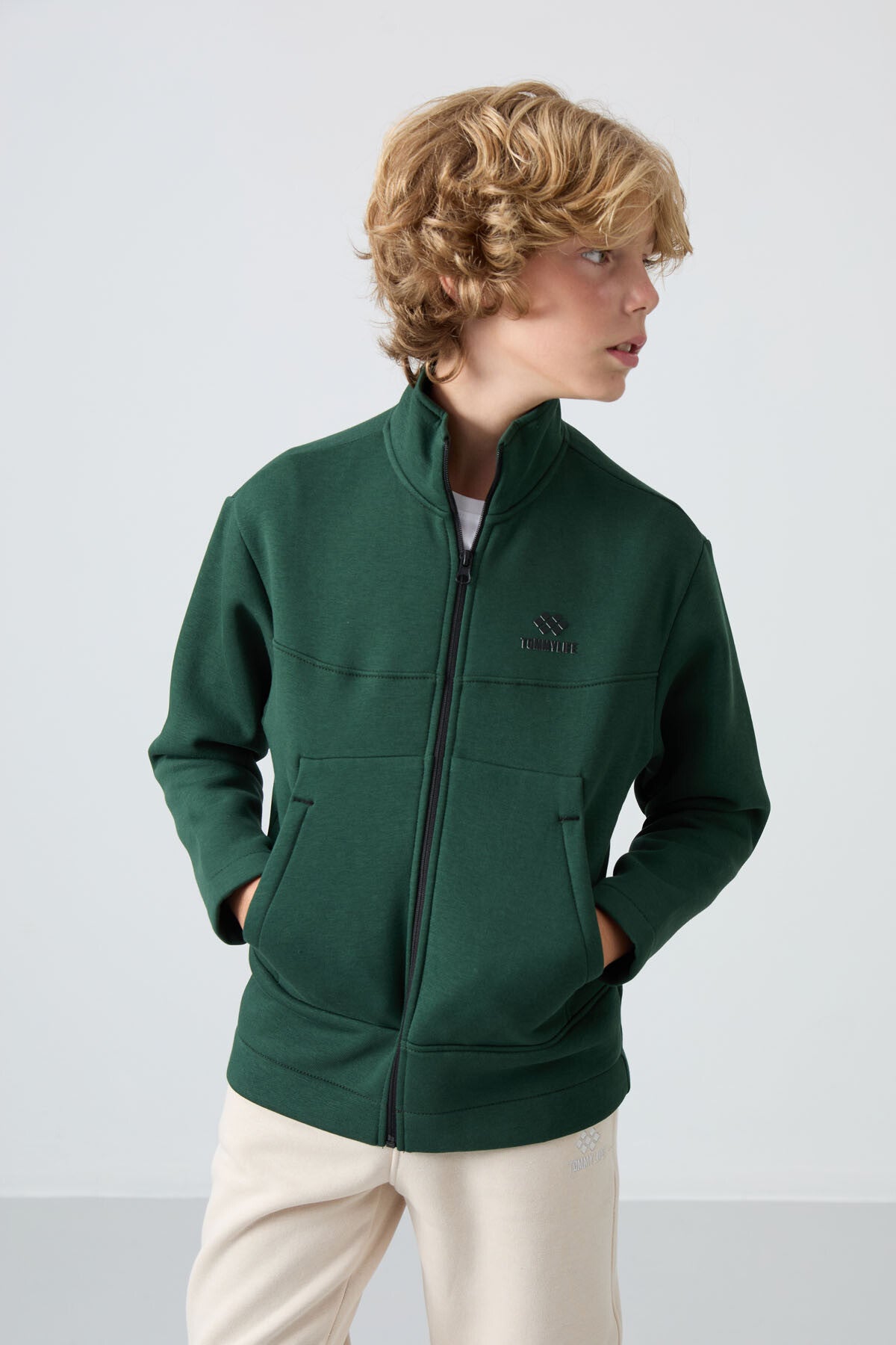 Çam Yeşil Pamuklu Kalın İçi Tüylü Yumuşak Dokulu Standart Fit Nakışlı Erkek Çocuk Sweatshirt - 11245
