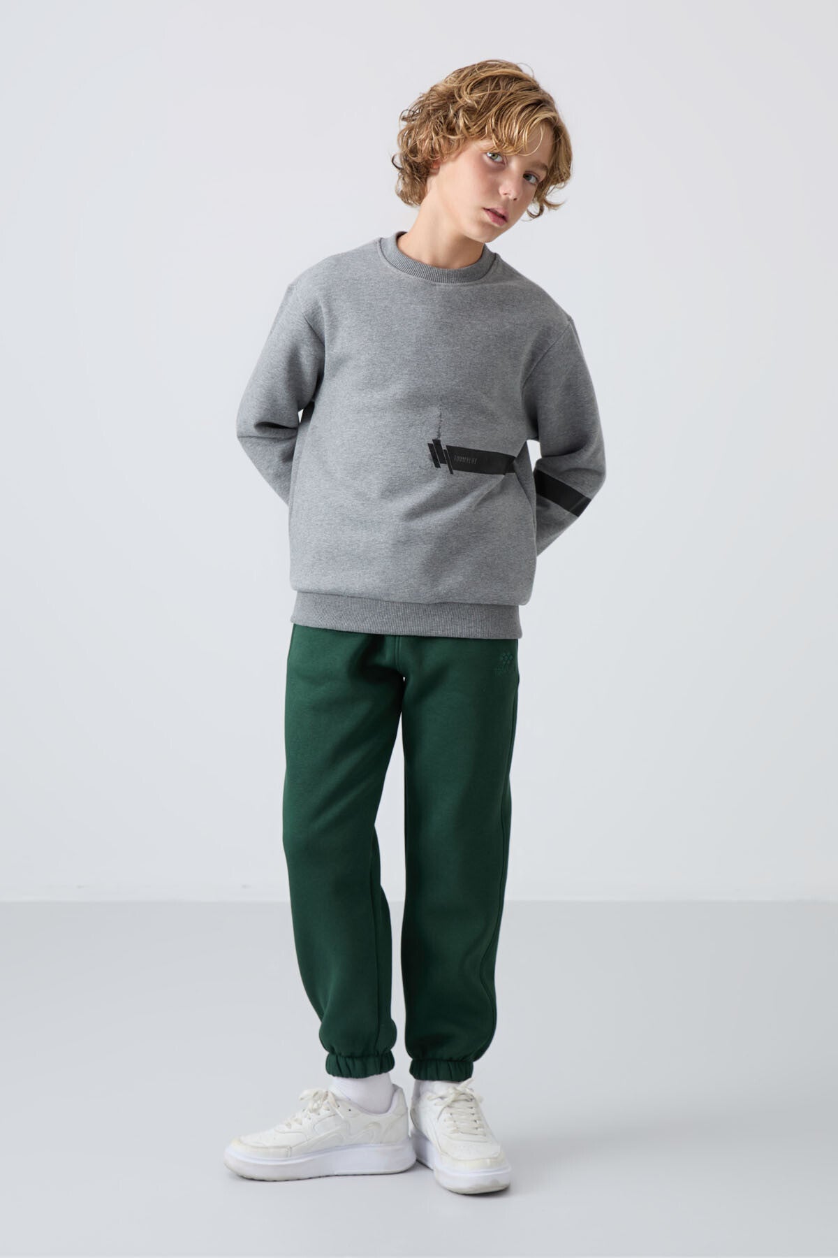 Çam Yeşil Pamuklu Kalın İçi Tüylü Standart Fit Baskılı Erkek Çocuk Eşofman Alt - 11225