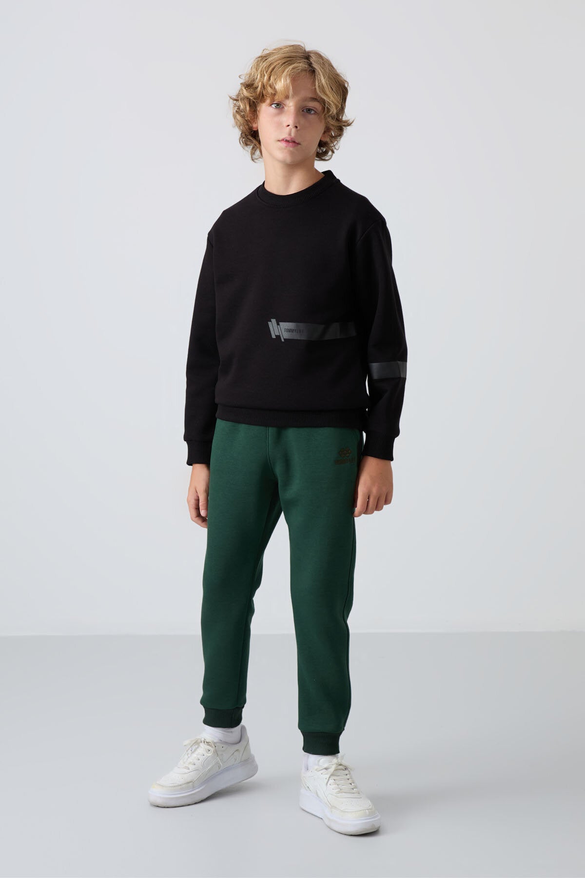 Çam Yeşil Pamuklu Kalın İçi Tüylü Standart Fit Nakışlı Erkek Çocuk Eşofman Alt - 11224