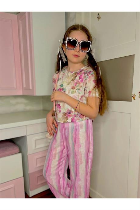 Çiçek Desenli Bluz Batik Desenli Rahat Pantolon Takım PEMBE 10 Yaş