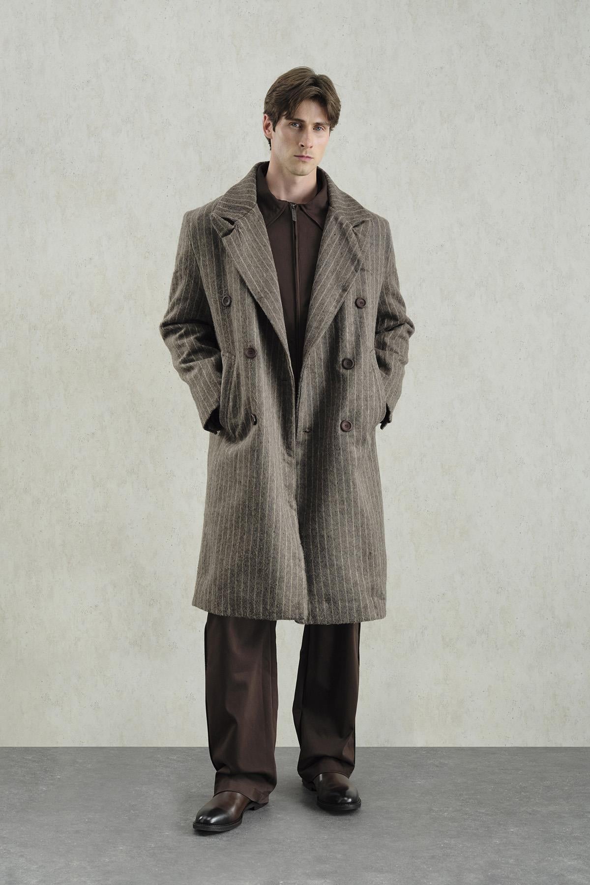 ÇİZGİLİ KAŞE KAHVERENGİ KABAN